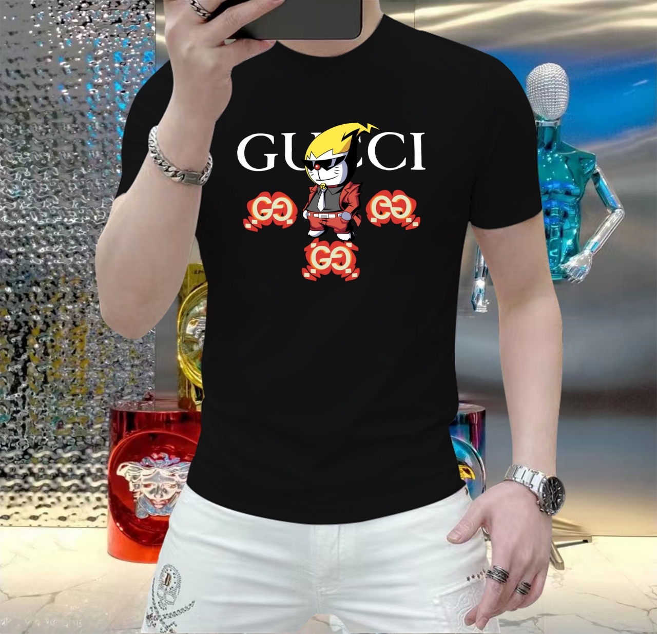 NO:483253,Guqi 2025 Spring and Summer New Products Top Showcase Internet Celebrity Customization Spring and Summer Original Fashionable Casual Short-Sleeve T-Shirts. 25ss Spring and Summer Fashion Internet Celebrities must-have items, selected imported quick-drying jade silk fabrics, excellent comfort and breathability, and excellent soft and wrinkle resistance and drooping. Whether it is single or inner wear, they are very handsome, matching men's practical dressing habits, exquisite logo emphasizes craftsmanship design, pursues luxury, noble and elegant style, and creates extraordinary men's taste. The first choice for urban fashion men. Size M-5XL can wear up to 220 catties, T-shirt, tees, t-shirt, alexander wang19860909古奇 2025春夏新品爆款 顶级走秀网红款定制 春夏原单时尚休闲短袖T恤.25ss春夏潮人网红必备单品,精选进口速干玉蚕丝面料,舒适性与透气性兼优,柔软抗皱弹性和垂性极佳,无论是单穿还是内搭都是帅气十足,吻合了男性实用穿衣习惯,精致logo重工艺设计,追求奢华高贵优雅风范,打造不凡男士品味,都市时尚男尤首选.尺码M-5XL 最大可穿220斤,,T-shirt,tees，t-shirt,alexander wang,Men's clothing