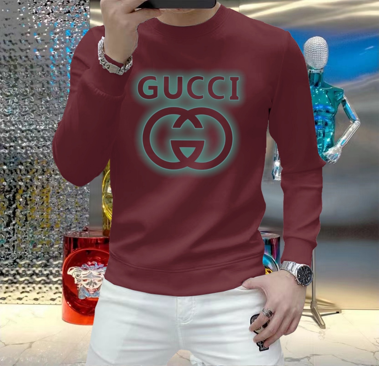 NO:530664,Guqi 2025 Autumn and Winter European Counter New Style Top Original Single Fashion Casual Long-Sleeved T-Shirt Sweatshirts. Customized by early autumn fashion internet celebrities, selected imported high-density silk cotton fabrics, exquisite original logos, excellent comfort and breathability, excellent soft, wrinkle-resistant elasticity and drooping. Whether worn alone or in the inner wear, they are very handsome, which conforms to men's practical dressing habits, pursues luxury, noble and elegant style, and creates extraordinary men's taste. The first choice for urban fashion men. Size M~5XL (can be worn 110~215 catties), hoodie, sweatshirts, tees, t-shirt, alexander wang19860909古奇 2025秋冬欧洲专柜新款 顶级原单时尚休闲长袖T恤卫衣.早秋时尚网红潮人定制,精选进口高密度蚕丝棉面料,精致原版logo打造,舒适性与透气性兼优,柔软抗皱弹性和垂性极佳,无论是单穿或是内搭都是帅气十足,吻合了男性实用穿衣习惯,追求奢华高贵优雅风范,打造不凡男士品味,都市时尚男士首选.尺码M~5XL(可穿110～215斤）,,hoodie,sweatshirts,tees，t-shirt,alexander wang,Men's clothing