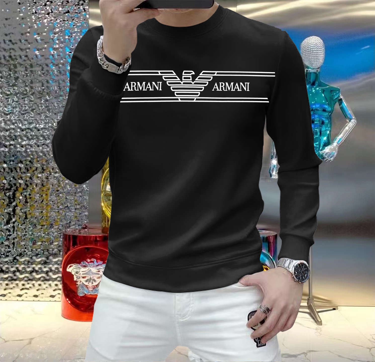 NO:528556,Armani 2025 Autumn and Winter European Counter New Style Top Original Single Fashionable Casual Long Sleeve T-Shirts and Sweatshirts. Customized by fashion trendy internet celebrities in early autumn, selected imported high-density silk cotton fabrics, exquisite original logos, excellent comfort and breathability, and excellent soft, wrinkle-resistant elasticity and drooping. Whether it is single or inner wear, it is very handsome, which conforms to the practical dressing habits of men, pursues luxury, noble and elegant style, and creates extraordinary men's taste. The first choice for urban fashion men. Size M~5XL (can be worn 110~215 catties), Armani, hoodie, sweatshirts, tees, t-shirt, alexander wang19860909阿玛尼 2025秋冬欧洲专柜新款 顶级原单时尚休闲长袖T恤卫衣.早秋时尚网红潮人定制,精选进口高密度蚕丝棉面料,精致原版logo打造,舒适性与透气性兼优,柔软抗皱弹性和垂性极佳,无论是单穿或是内搭都是帅气十足,吻合了男性实用穿衣习惯,追求奢华高贵优雅风范,打造不凡男士品味,都市时尚男士首选.尺码M~5XL(可穿110～215斤）,,armani,hoodie,sweatshirts,tees，t-shirt,alexander wang,Men's clothing