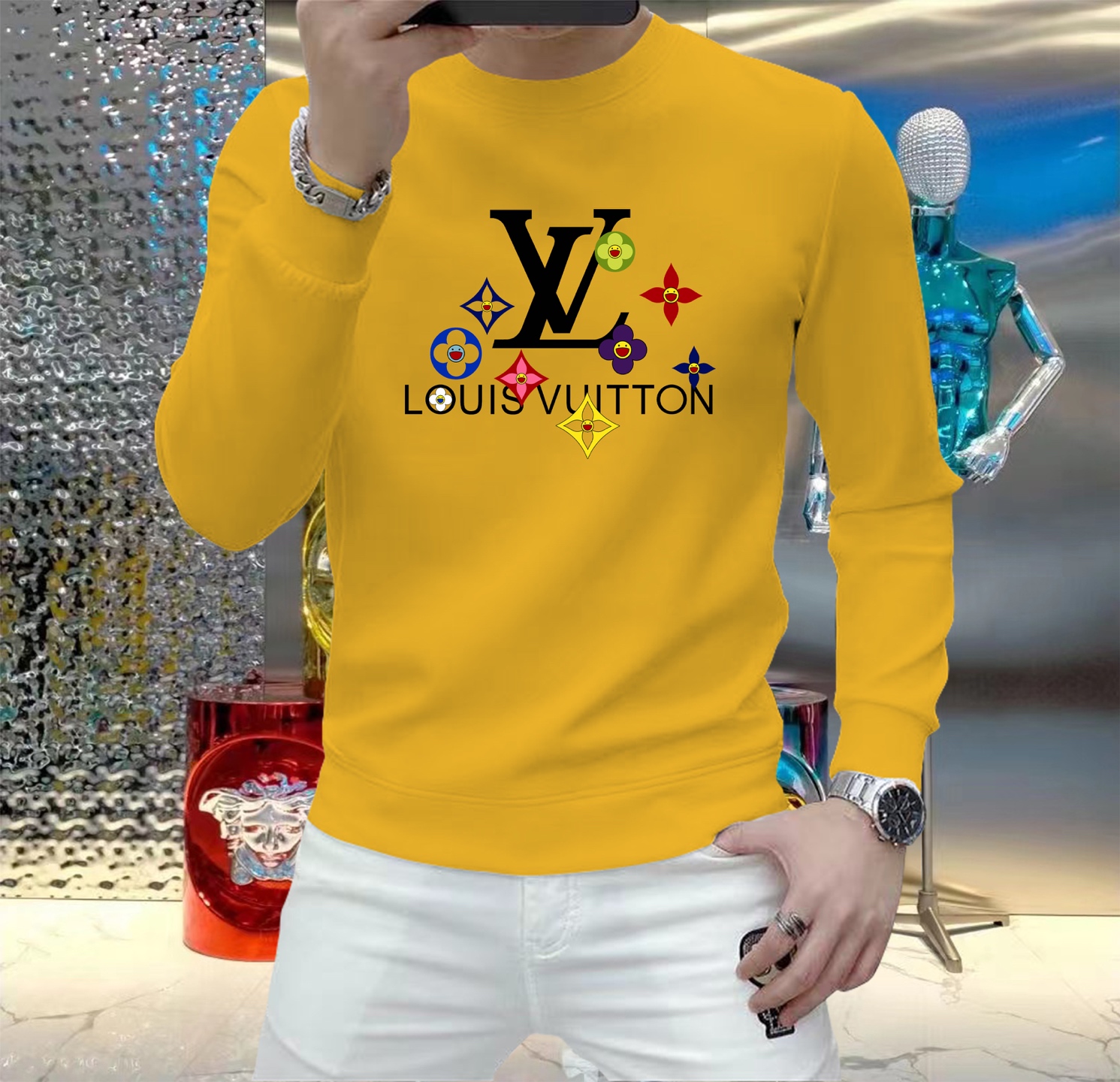 NO:529829,LV 2025 Autumn and Winter European Counter New Style Top Original Single Fashion Casual Long Sleeve T-Shirts and Sweatshirts. Customized by fashion internet celebrities in early autumn, selected imported high-density silk cotton fabrics, exquisite original logos, excellent comfort and breathability, soft, wrinkle-resistant elasticity and drooping. Whether worn alone or in the inner wear, they are very handsome, which conforms to the practical dressing habits of men, pursues luxury, noble and elegant style, and creates extraordinary men's taste. The first choice for urban fashion men. Size M~5XL (can be worn 110~215 catties), louis vuitton, hoodie, sweatshirts, tees, t-shirt, alexander wang19860909LV 2025秋冬欧洲专柜新款 顶级原单时尚休闲长袖T恤卫衣.早秋时尚网红潮人定制,精选进口高密度蚕丝棉面料,精致原版logo打造,舒适性与透气性兼优,柔软抗皱弹性和垂性极佳,无论是单穿或是内搭都是帅气十足,吻合了男性实用穿衣习惯,追求奢华高贵优雅风范,打造不凡男士品味,都市时尚男士首选.尺码M~5XL(可穿110～215斤）,,louis vuitton,hoodie,sweatshirts,tees，t-shirt,alexander wang,Men's clothing