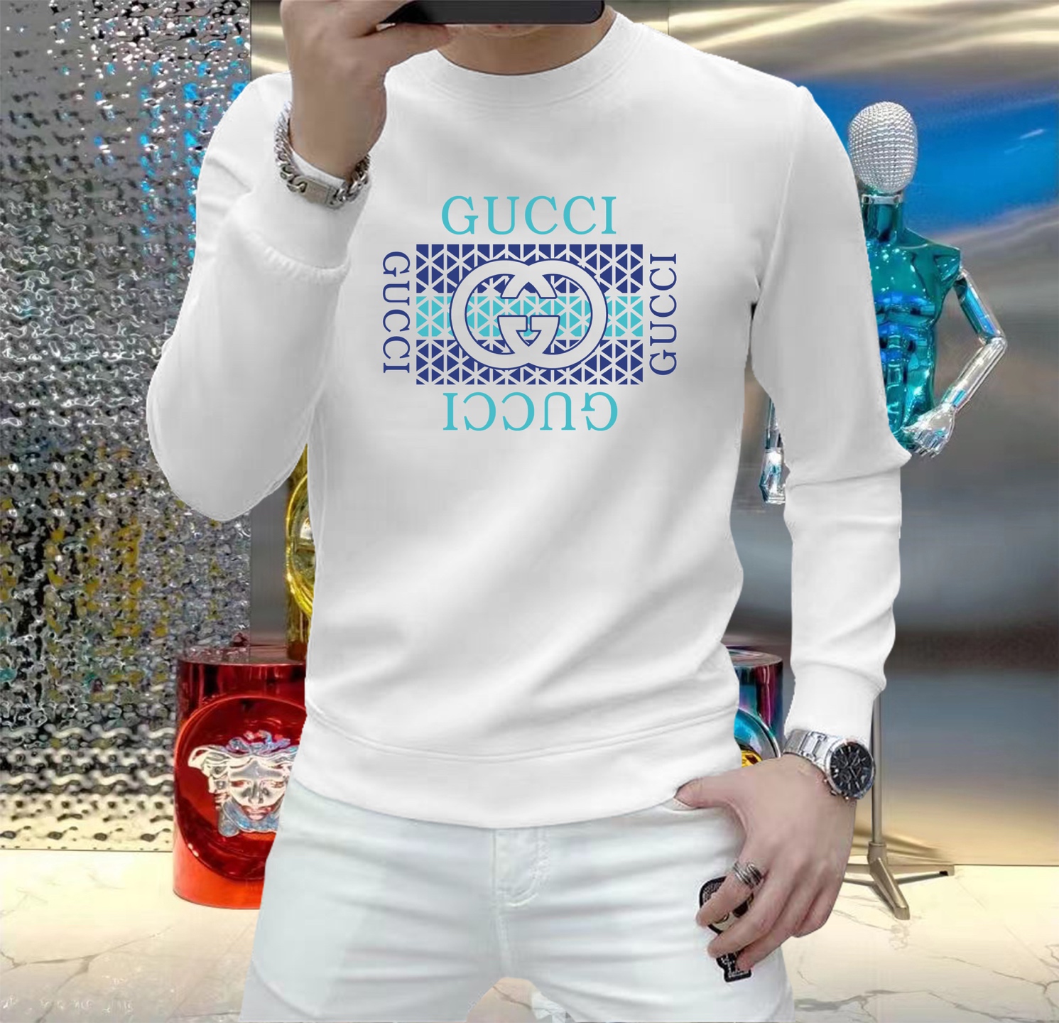 NO:526411,Guqi 2025 Autumn and Winter European Counter New Style Top Original Single Fashion Casual Long-Sleeve T-Shirt Sweatshirts. Customized by fashion internet celebrities in early autumn, selected imported high-density silk cotton fabrics, exquisite original logos, excellent comfort and breathability, and excellent soft, wrinkle resistance and sagging. Whether worn alone or in the inner wear, they are very handsome, which conforms to the practical dressing habits of men, pursues luxury, noble and elegant style, and creates extraordinary men's taste. The first choice for urban fashion men. Size M~5XL (can be worn 110~215 catties), hoodie, sweatshirts, tees, t-shirt, alexander wang19860909古奇 2025秋冬欧洲专柜新款 顶级原单时尚休闲长袖T恤卫衣.早秋时尚网红潮人定制,精选进口高密度蚕丝棉面料,精致原版logo打造,舒适性与透气性兼优,柔软抗皱弹性和垂性极佳,无论是单穿或是内搭都是帅气十足,吻合了男性实用穿衣习惯,追求奢华高贵优雅风范,打造不凡男士品味,都市时尚男士首选.尺码M~5XL(可穿110～215斤）,,hoodie,sweatshirts,tees，t-shirt,alexander wang,Men's clothing