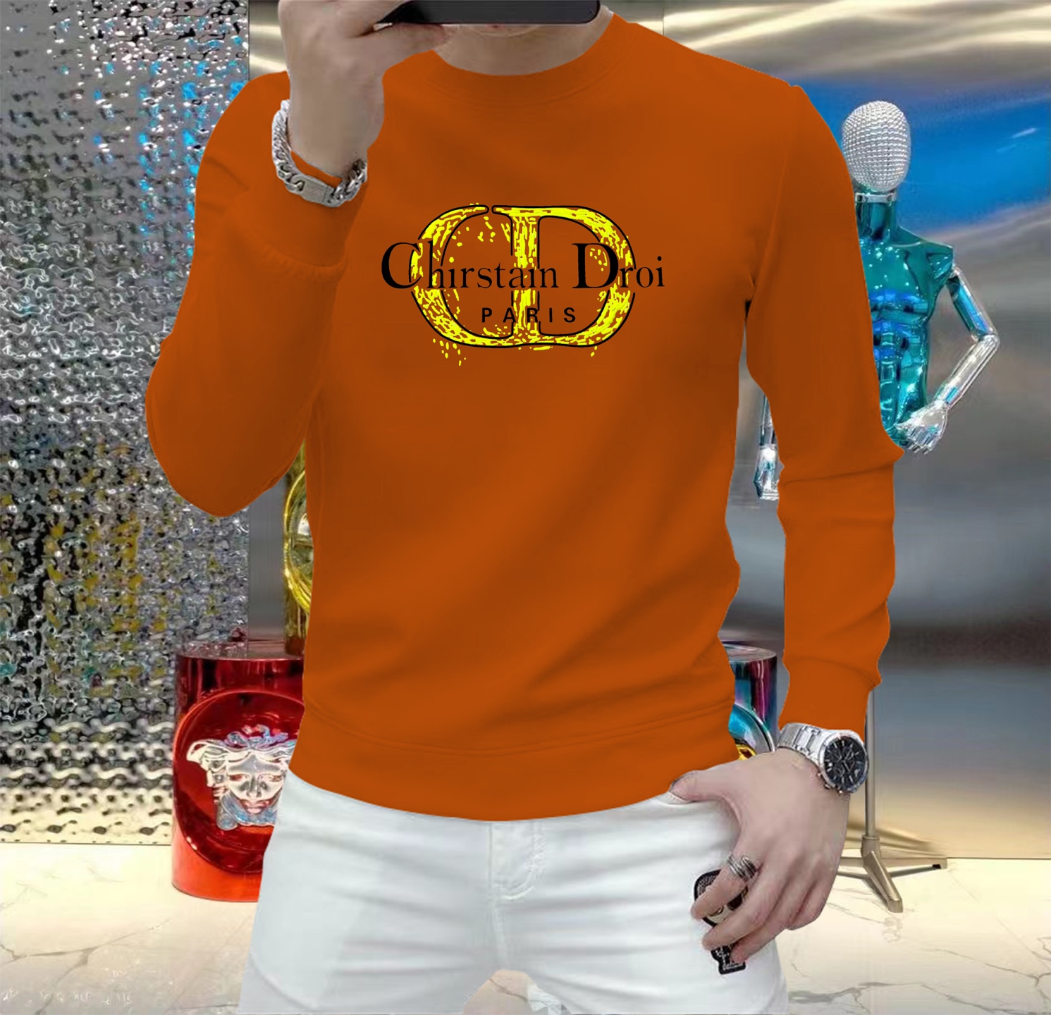 NO:524273,Dior Autumn and Winter European Counter New Style Top Original Single Fashionable Casual Long Sleeve T-Shirts and Sweatshirts. Customized by fashion internet celebrities in early autumn, selected imported high-density silk cotton fabrics, exquisite original logos, excellent comfort and breathability, and excellent soft, wrinkle-resistant elasticity and drooping. Whether worn alone or in the inner wear, they are very handsome, which conforms to the practical dressing habits of men, pursues luxury, noble and elegant style, and creates extraordinary men's taste. The first choice for urban fashion men. Size M~5XL (can be worn 110~215 catties), dior, hoodie, sweatshirts, tees, t-shirt, alexander wang19860909迪奥 秋冬欧洲专柜新款 顶级原单时尚休闲长袖T恤卫衣.早秋时尚网红潮人定制,精选进口高密度蚕丝棉面料,精致原版logo打造,舒适性与透气性兼优,柔软抗皱弹性和垂性极佳,无论是单穿或是内搭都是帅气十足,吻合了男性实用穿衣习惯,追求奢华高贵优雅风范,打造不凡男士品味,都市时尚男士首选.尺码M~5XL(可穿110～215斤）,,dior,hoodie,sweatshirts,tees，t-shirt,alexander wang,Men's clothing