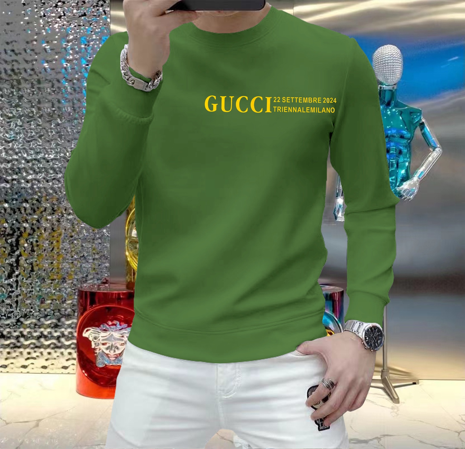 NO:524290,Guqi, new European counters for autumn and winter, top-quality original single fashion casual long-sleeved T-shirts and sweatshirts. Customized by fashion internet celebrities in early autumn, selected imported high-density silk cotton fabrics, exquisite original logos, excellent comfort and breathability, excellent soft, wrinkle-resistant elasticity and drooping. Whether worn alone or in the inner wear, they are very handsome, which conforms to the practical dressing habits of men, pursues luxury, noble and elegant style, and creates extraordinary men's taste. The first choice for urban fashion men. Size M~5XL (can be worn 110~215 catties), hoodie, sweatshirts, tees, t-shirt, alexander wang19860909古奇 秋冬欧洲专柜新款 顶级原单时尚休闲长袖T恤卫衣.早秋时尚网红潮人定制,精选进口高密度蚕丝棉面料,精致原版logo打造,舒适性与透气性兼优,柔软抗皱弹性和垂性极佳,无论是单穿或是内搭都是帅气十足,吻合了男性实用穿衣习惯,追求奢华高贵优雅风范,打造不凡男士品味,都市时尚男士首选.尺码M~5XL(可穿110～215斤）,,hoodie,sweatshirts,tees，t-shirt,alexander wang,Men's clothing