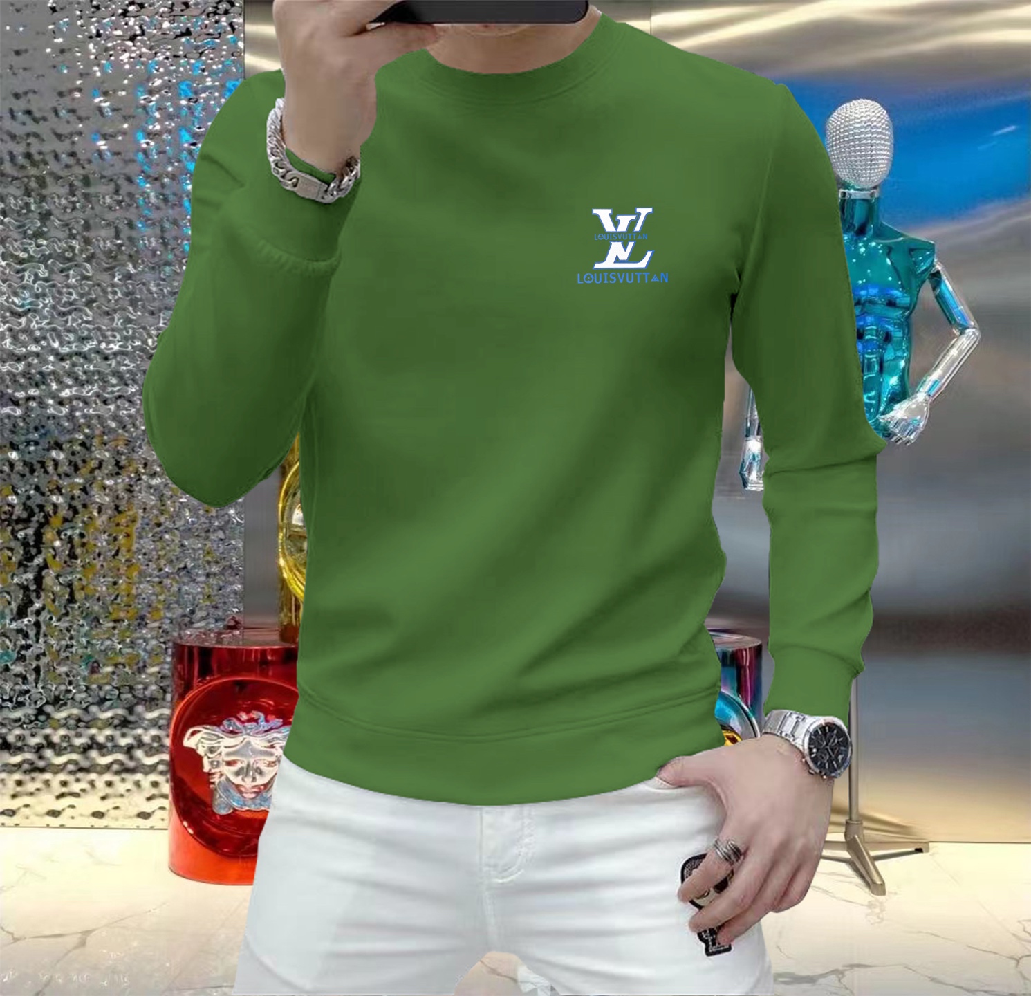 NO:531812,LV Autumn and Winter European Counter New Style Top Original Single Fashionable Casual Long Sleeve T-Shirts and Sweatshirts. Early autumn fashion internet celebrity fashion customization, selected imported high-density silk cotton fabrics, exquisite original logo creation, excellent comfort and breathability, excellent soft and wrinkle resistance and sagging. Whether it is single or inner wear, it is very handsome, which conforms to the practical dressing habits of men, pursues luxury, noble and elegant style, creates extraordinary men's taste, the first choice for urban fashion men. Size M~5XL (can be worn 110~215 catties), louis vuitton, hoodie, sweatshirts, tees, t-shirt, alexander wang19860909LV 秋冬欧洲专柜新款 顶级原单时尚休闲长袖T恤卫衣.早秋时尚网红潮人定制,精选进口高密度蚕丝棉面料,精致原版logo打造,舒适性与透气性兼优,柔软抗皱弹性和垂性极佳,无论是单穿或是内搭都是帅气十足,吻合了男性实用穿衣习惯,追求奢华高贵优雅风范,打造不凡男士品味,都市时尚男士首选.尺码M~5XL(可穿110～215斤）,,louis vuitton,hoodie,sweatshirts,tees，t-shirt,alexander wang,Men's clothing