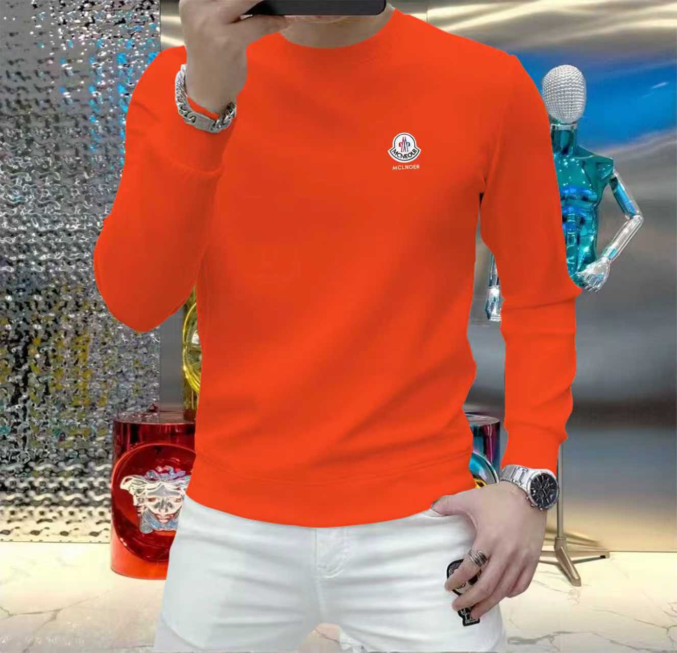 NO:531809,The new European counters for autumn and winter, top-quality original single fashion casual long-sleeved T-shirts and sweatshirts. Customized by fashion internet celebrities in early autumn, selected imported high-density silk cotton fabrics, exquisite original logos, excellent comfort and breathability, excellent soft and wrinkle resistance and sagging. Whether worn alone or in the inner wear, they are very handsome, which conforms to the practical dressing habits of men, pursues luxury, noble and elegant style, and creates extraordinary men's taste. The first choice for urban fashion men. Size M~5XL (can be worn 110~215 catties), Moncler, hoodie, sweatshirts, tees, t-shirt, alexander wang19860909蒙口 秋冬欧洲专柜新款 顶级原单时尚休闲长袖T恤卫衣.早秋时尚网红潮人定制,精选进口高密度蚕丝棉面料,精致原版logo打造,舒适性与透气性兼优,柔软抗皱弹性和垂性极佳,无论是单穿或是内搭都是帅气十足,吻合了男性实用穿衣习惯,追求奢华高贵优雅风范,打造不凡男士品味,都市时尚男士首选.尺码M~5XL(可穿110～215斤）,,Moncler,hoodie,sweatshirts,tees，t-shirt,alexander wang,Men's clothing