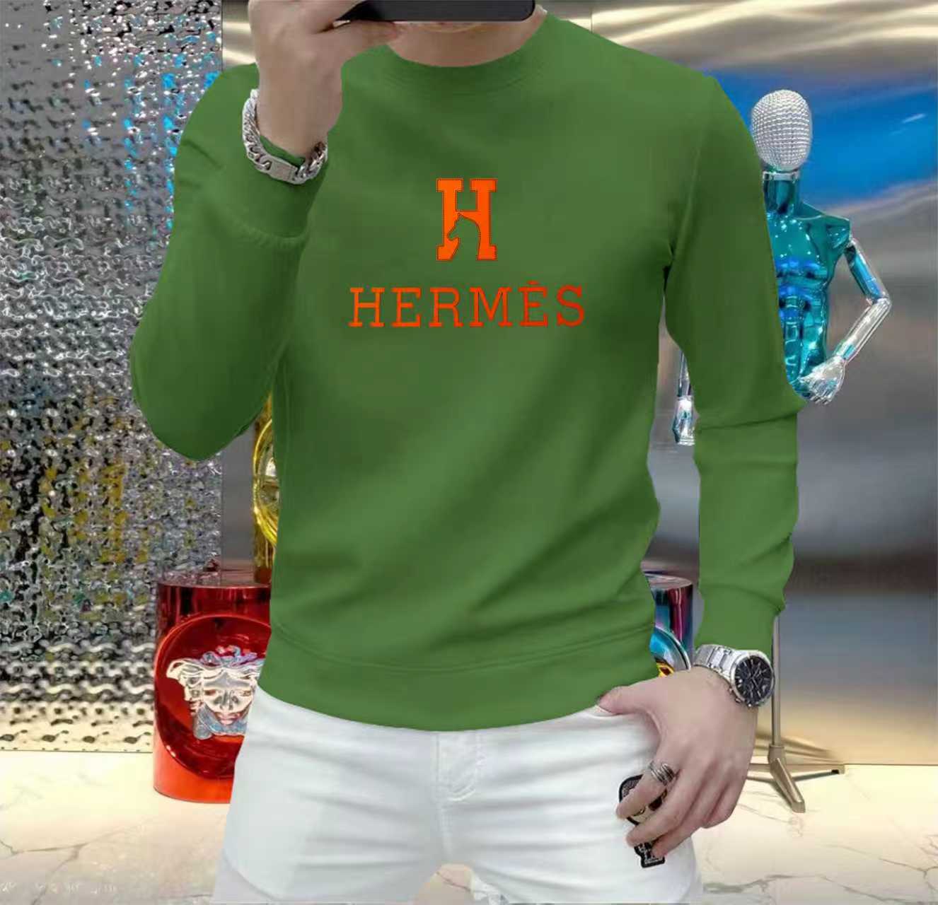 NO:541187,Hermes 2025 Autumn and Winter European Counter New Style Top Original Single Fashionable Casual Long-Sleeved T-Shirt Sweatshirts. Customized by fashion trendy internet celebrities in early autumn, selected imported high-density silk cotton fabrics, exquisite original logos, excellent comfort and breathability, and excellent soft, wrinkle-resistant elasticity and drooping. Whether worn alone or in the inner wear, they are very handsome, which conforms to the practical dressing habits of men, pursues luxury, noble and elegant style, and creates extraordinary men's taste. The first choice for urban fashion men. Size M~5XL (can be worn 110~215 catties), hermes, hoodie, sweatshirts, tees, t-shirt, alexander wang19860909爱马仕 2025秋冬欧洲专柜新款 顶级原单时尚休闲长袖T恤卫衣.早秋时尚网红潮人定制,精选进口高密度蚕丝棉面料,精致原版logo打造,舒适性与透气性兼优,柔软抗皱弹性和垂性极佳,无论是单穿或是内搭都是帅气十足,吻合了男性实用穿衣习惯,追求奢华高贵优雅风范,打造不凡男士品味,都市时尚男士首选.尺码M~5XL(可穿110～215斤）,,hermes,hoodie,sweatshirts,tees，t-shirt,alexander wang,Men's clothing