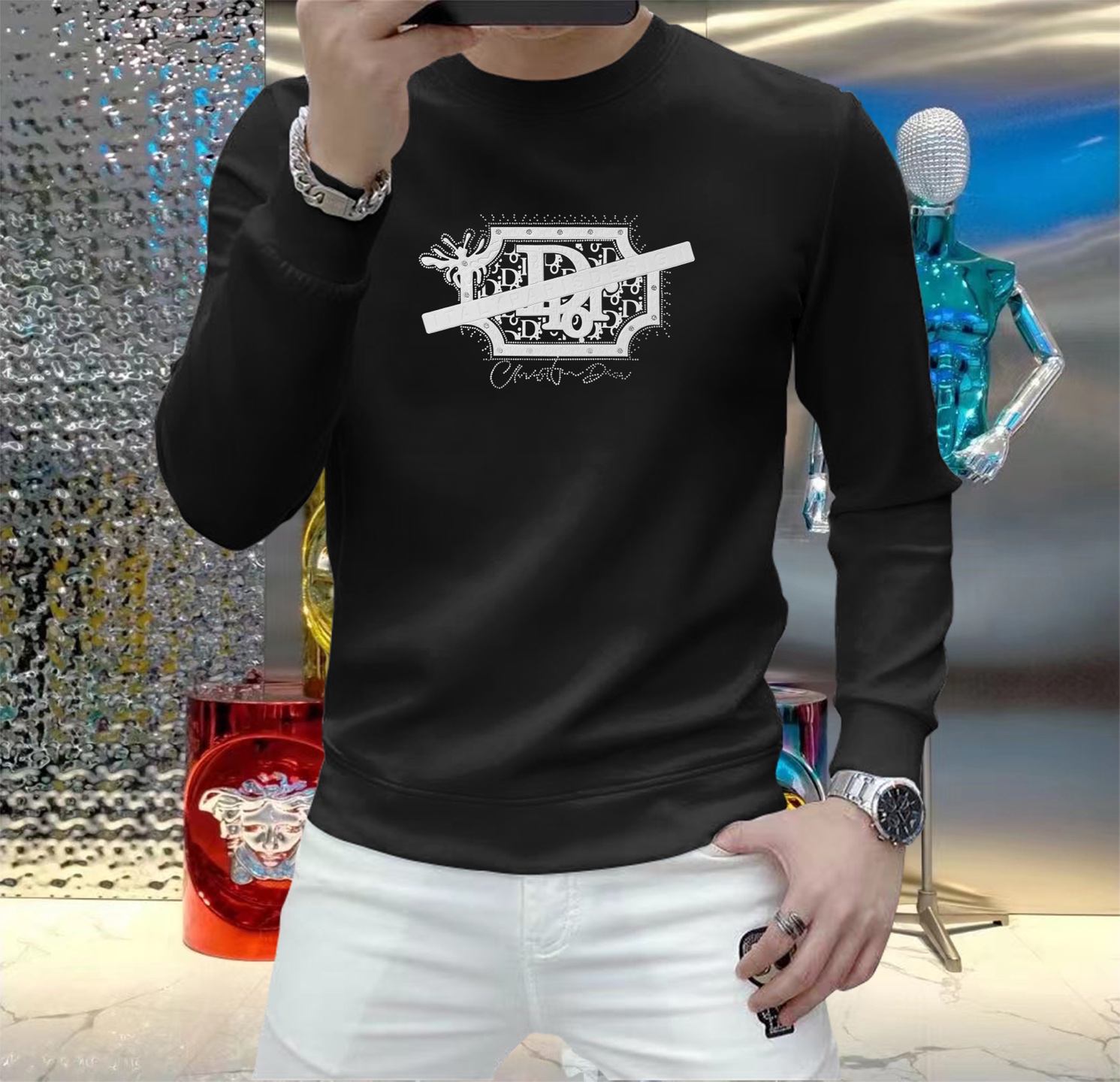 NO:594762,Dior 2025 autumn and winter European counter new styles  Top original fashion and casual long-sleeved T-shirt sweatshirt. Customized by early autumn fashion internet celebrities. Made with imported high-density silk cotton fabrics and exquisite original logo. It has excellent comfort and breathability. It is soft, anti-wrinkle, elastic and has excellent drape. It is handsome whether worn alone or as an inner layer. It is in line with the practical dressing habits of men.  Habit, pursuit of luxury, noble and elegant style, creating extraordinary men's taste, the first choice for urban fashion men. Sizes M~5XL (can wear 110~215 pounds), dior, hoodie, sweatshirts, tees, t-shirt, alexander  wang19860909迪奥 2025秋冬欧洲专柜新款 顶级原单时尚休闲长袖T恤卫衣.早秋时尚网红潮人定制,精选进口高密度蚕丝棉面料,精致原版logo打造,舒适性与透气性兼优,柔软抗皱弹性和垂性极佳,无论是单穿或是内搭都是帅气十足,吻合了男性实用穿衣习惯,追求奢华高贵优雅风范,打造不凡男士品味,都市时尚男士首选.尺码M~5XL(可穿110～215斤）,,dior,hoodie,sweatshirts,tees，t-shirt,alexander wang,Men's clothing