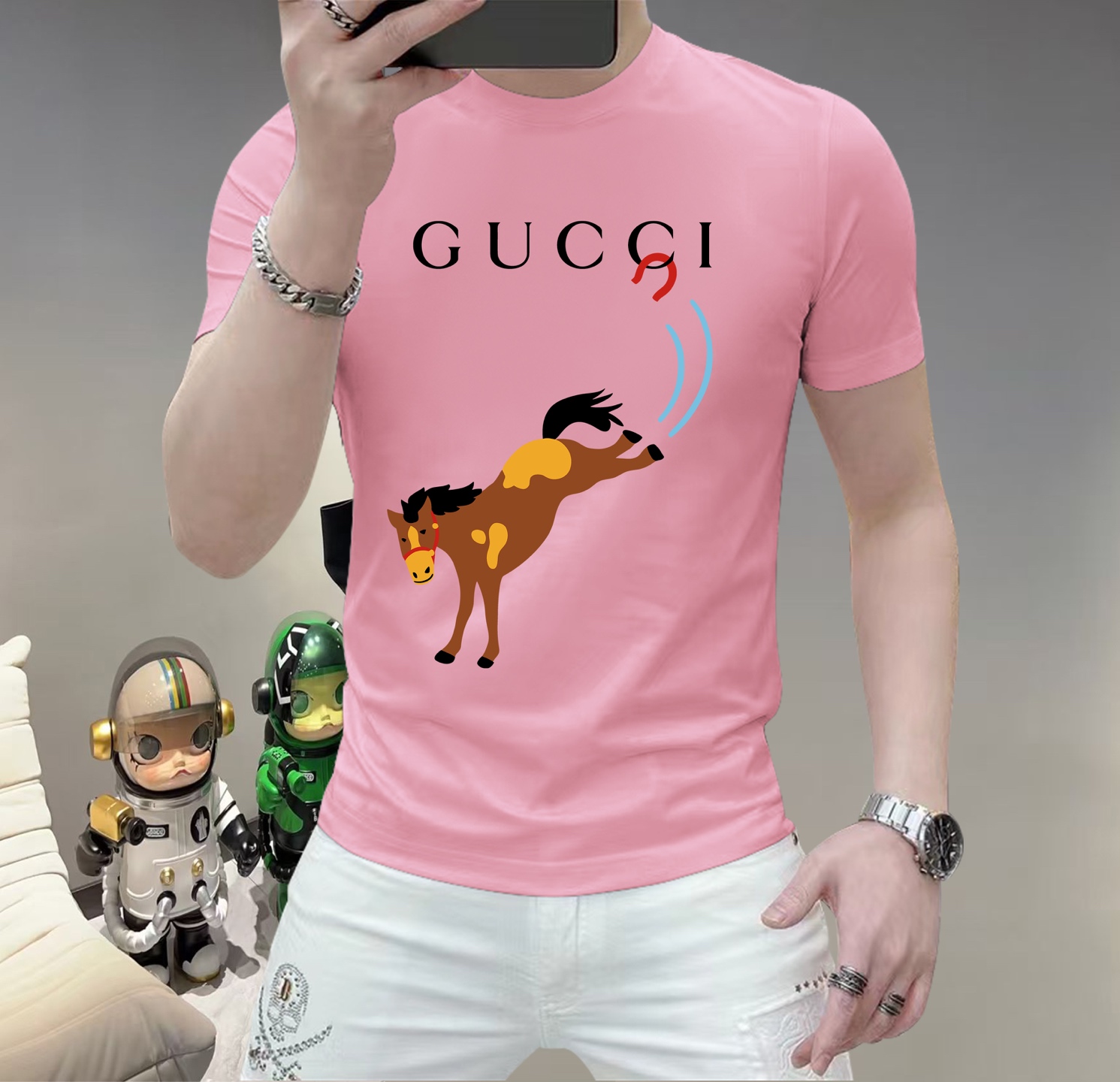 NO:733675,Gucci This spring, let your skin feel the ultimate gentleness and comfort!  The new men's summer round neck silk cotton short-sleeved T-shirt is now available!  Selected high-quality silk cotton, soft and breathable, light and fit, allowing you to stay cool and comfortable in the hot summer. Classic round neck design, simple but not simple, can be easily controlled whether it is daily outings or casual gatherings. A variety of fashionable color options to meet your pursuit of personality, making every day full of freshness. Sizes M-5XL, T-shirt, tees, t-shirt,19860909古奇 这个春天,让肌肤感受极致的温柔与舒适！ 全新男士夏季圆领蚕丝棉短袖T恤,现已优雅登场！ 精选优质蚕丝棉,柔软透气,轻盈贴合,让你在炎炎夏日也能保持清爽自在. 经典圆领设计,简约而不简单,无论是日常出街还是休闲聚会,都能轻松驾驭. 多种时尚色彩选择,满足你对个性的追求,让每一天都充满新鲜感. 尺码 M-5XL,,T-shirt,tees，t-shirt,,Men's clothing