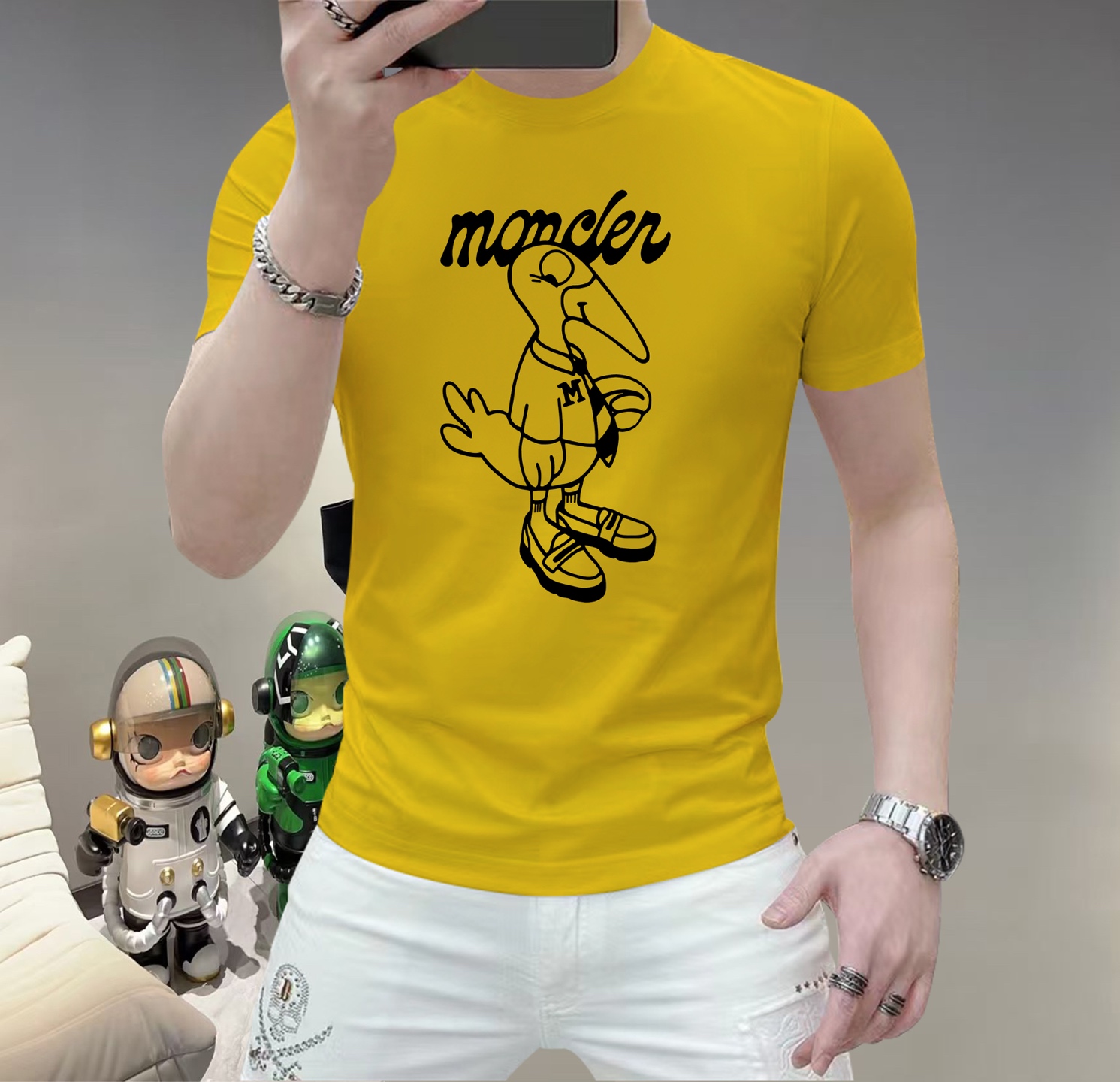 NO:733787,Mouth Mouth This spring, let your skin feel the ultimate gentleness and comfort!  The new men's summer round neck silk cotton short-sleeved T-shirt is now available!  Selected high-quality silk cotton, soft and breathable, light and fit, allowing you to stay cool and comfortable in the hot summer. Classic round neck design, simple but not simple, can be easily controlled whether it is daily outings or casual gatherings. A variety of fashionable color options to meet your pursuit of personality, making every day full of freshness. Sizes M-5XL, Moncler, T-shirt, tees, t-shirt,19860909蒙口 这个春天,让肌肤感受极致的温柔与舒适！ 全新男士夏季圆领蚕丝棉短袖T恤,现已优雅登场！ 精选优质蚕丝棉,柔软透气,轻盈贴合,让你在炎炎夏日也能保持清爽自在. 经典圆领设计,简约而不简单,无论是日常出街还是休闲聚会,都能轻松驾驭. 多种时尚色彩选择,满足你对个性的追求,让每一天都充满新鲜感. 尺码 M-5XL,,Moncler,T-shirt,tees，t-shirt,,Men's clothing