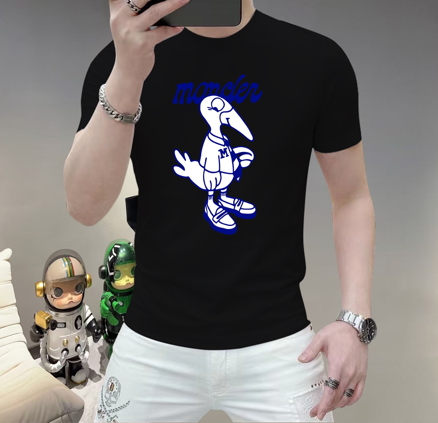 NO:733802,Mouth Mouth This spring, let your skin feel the ultimate gentleness and comfort!  The new men's summer round neck silk cotton short-sleeved T-shirt is now available!  Selected high-quality silk cotton, soft and breathable, light and fit, allowing you to stay cool and comfortable in the hot summer. Classic round neck design, simple but not simple, can be easily controlled whether it is daily outings or casual gatherings. A variety of fashionable color options to meet your pursuit of personality, making every day full of freshness. Sizes M-5XL, Moncler, T-shirt, tees, t-shirt,19860909蒙口 这个春天,让肌肤感受极致的温柔与舒适！ 全新男士夏季圆领蚕丝棉短袖T恤,现已优雅登场！ 精选优质蚕丝棉,柔软透气,轻盈贴合,让你在炎炎夏日也能保持清爽自在. 经典圆领设计,简约而不简单,无论是日常出街还是休闲聚会,都能轻松驾驭. 多种时尚色彩选择,满足你对个性的追求,让每一天都充满新鲜感. 尺码 M-5XL,,Moncler,T-shirt,tees，t-shirt,,Men's clothing