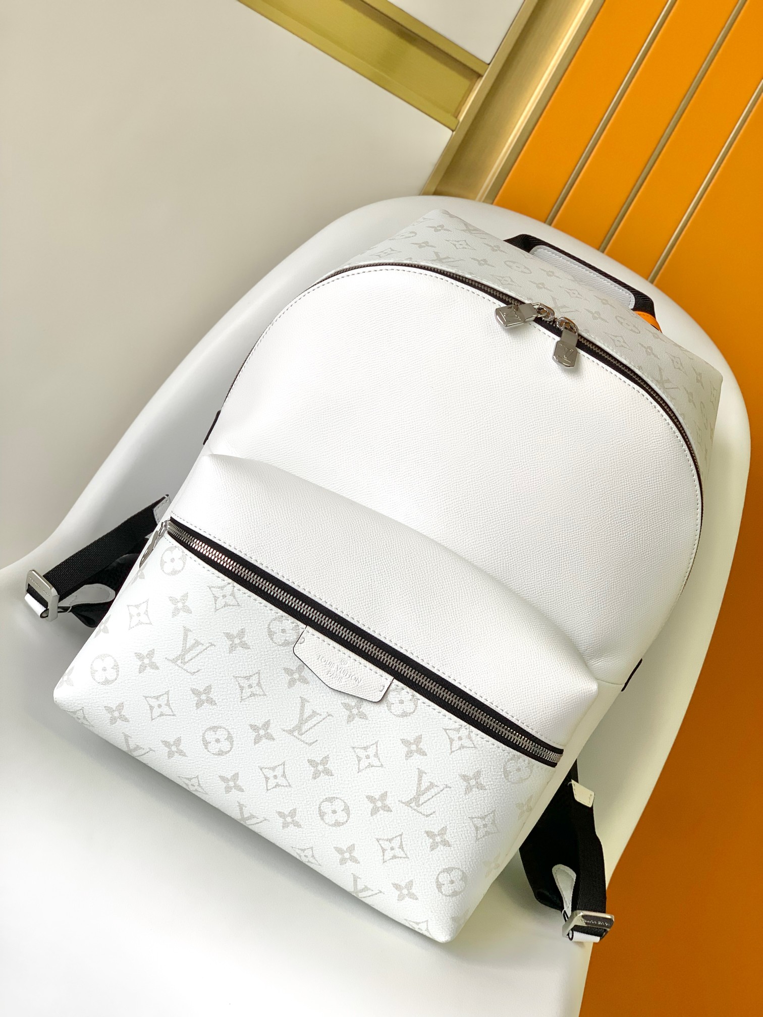 Louis Vuitton LV Discovery Bags Backpack Top Designer replica
 White Men Monogram Canvas M30953