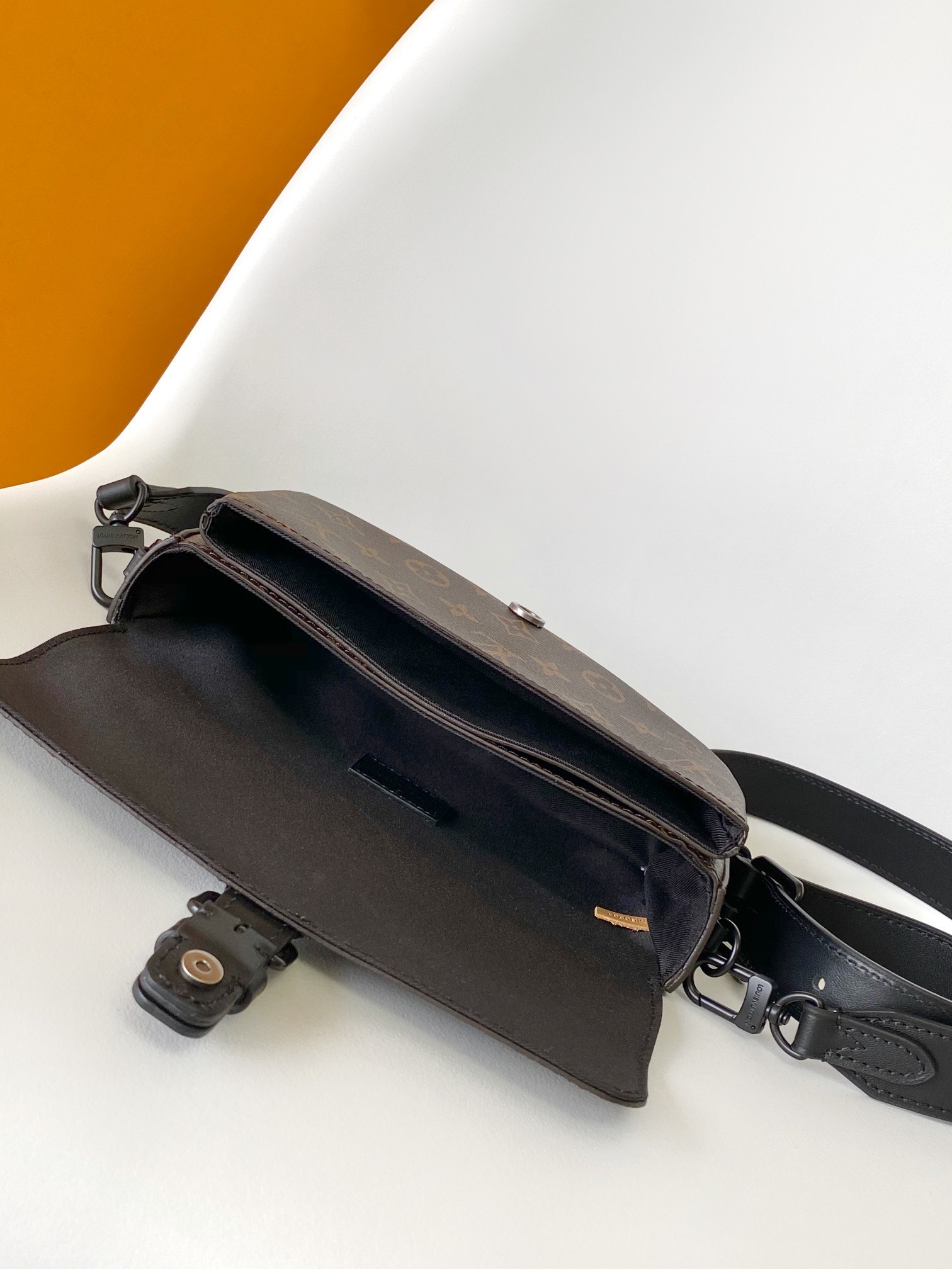 Louis Vuitton S-Lock Messenger PM