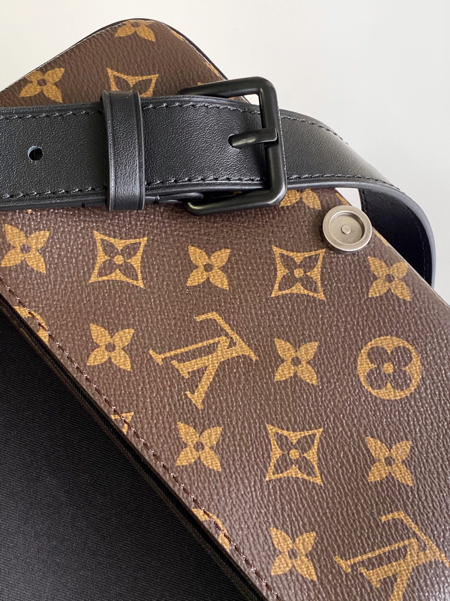 Louis Vuitton S-Lock Messenger PM