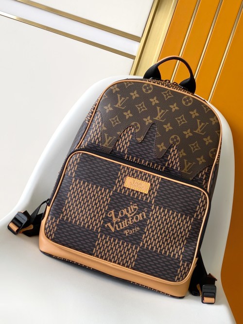 Louis Vuitton Campus Backpack Damier coated canvas, 30 x 39 x 13 cm 1 Louis Vuitton Campus Backpack Damier coated canvas, 30 x 39 x 13 cm