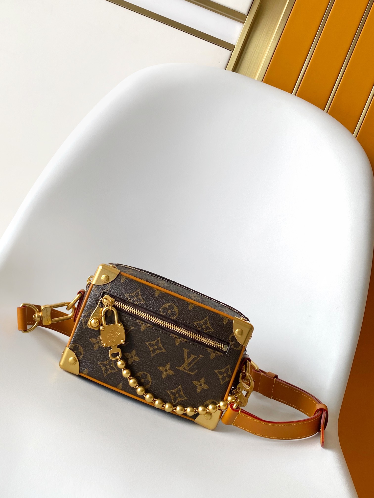 Louis Vuitton Mini Soft Trunk Monogram Eclipse Toile Enduite Sac Chaîne
