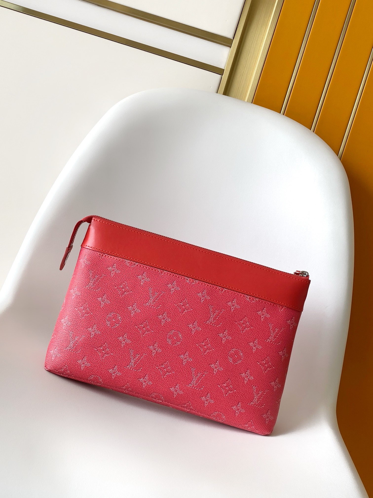 Сумка-клатч Louis Vuitton