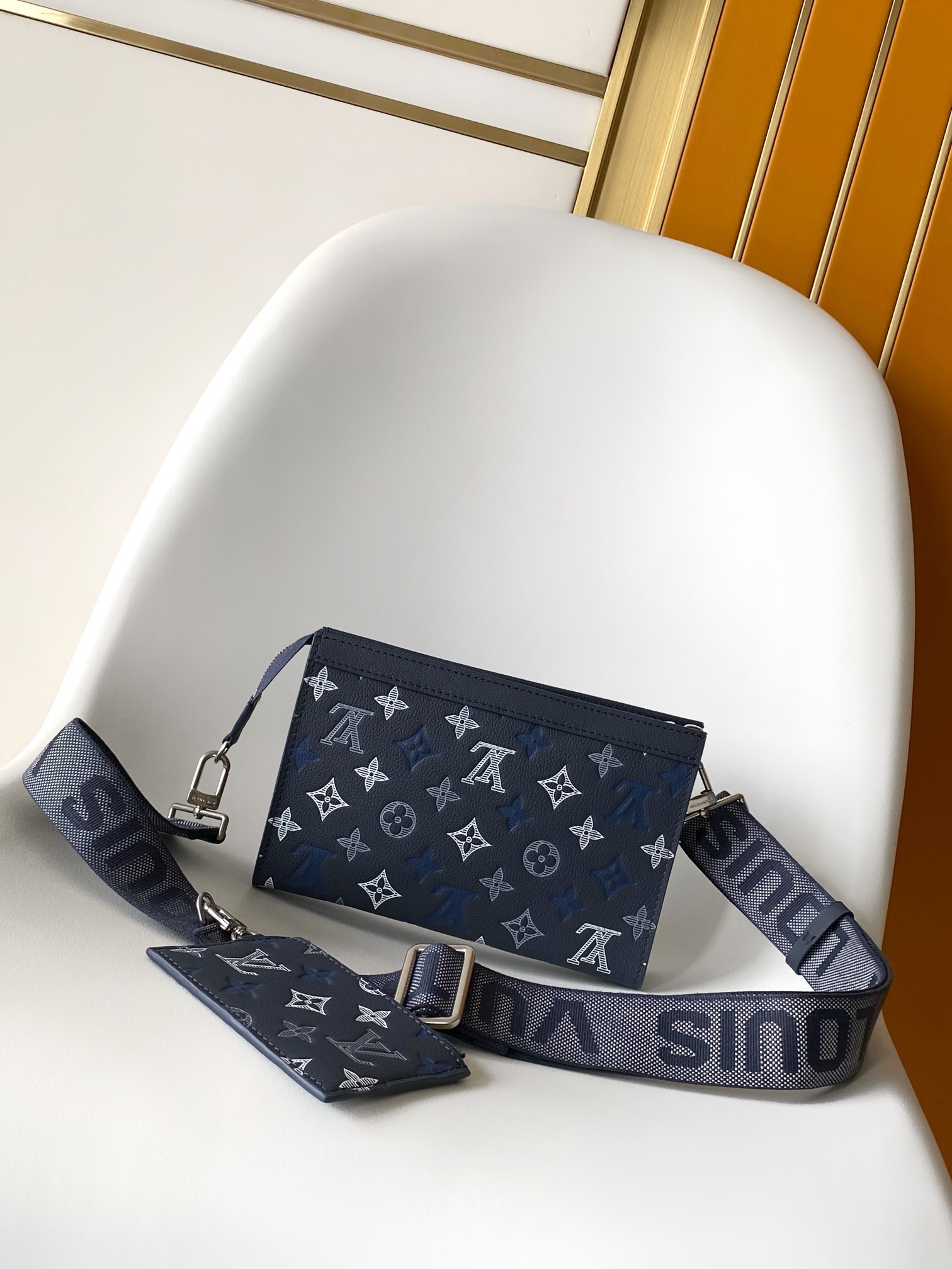 Кошелек Louis Vuitton с монограммой