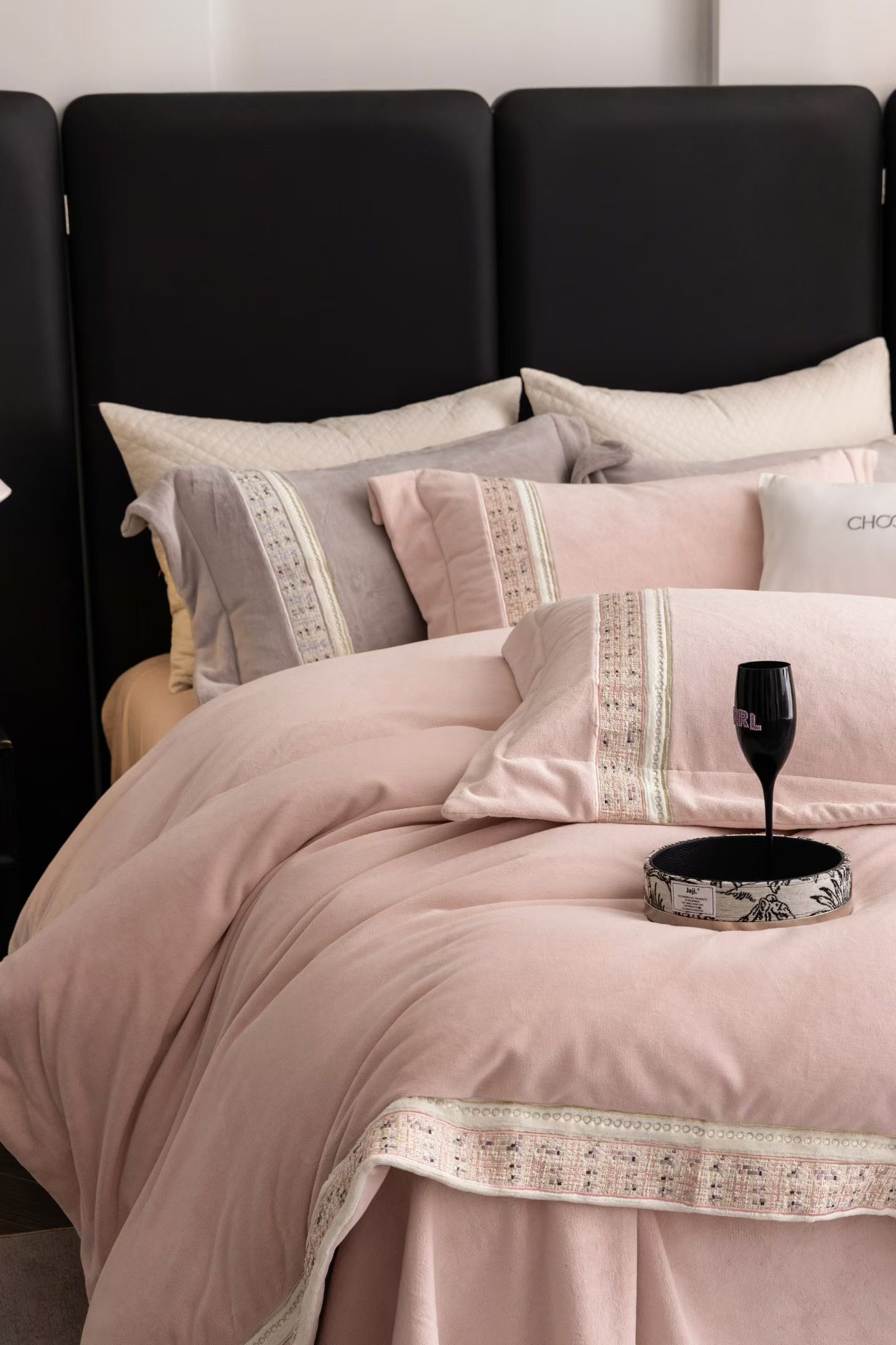 Chanel Maison Lifestyle Luxury Home Decor Blanket Tableware Bedding Ref 3
