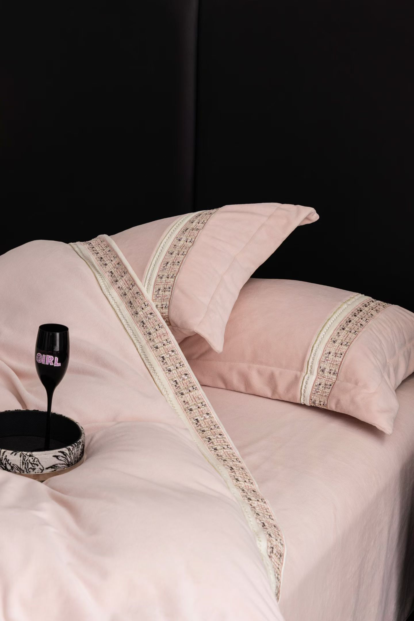 Chanel Maison Lifestyle Luxury Home Decor Blanket Tableware Bedding Ref 8