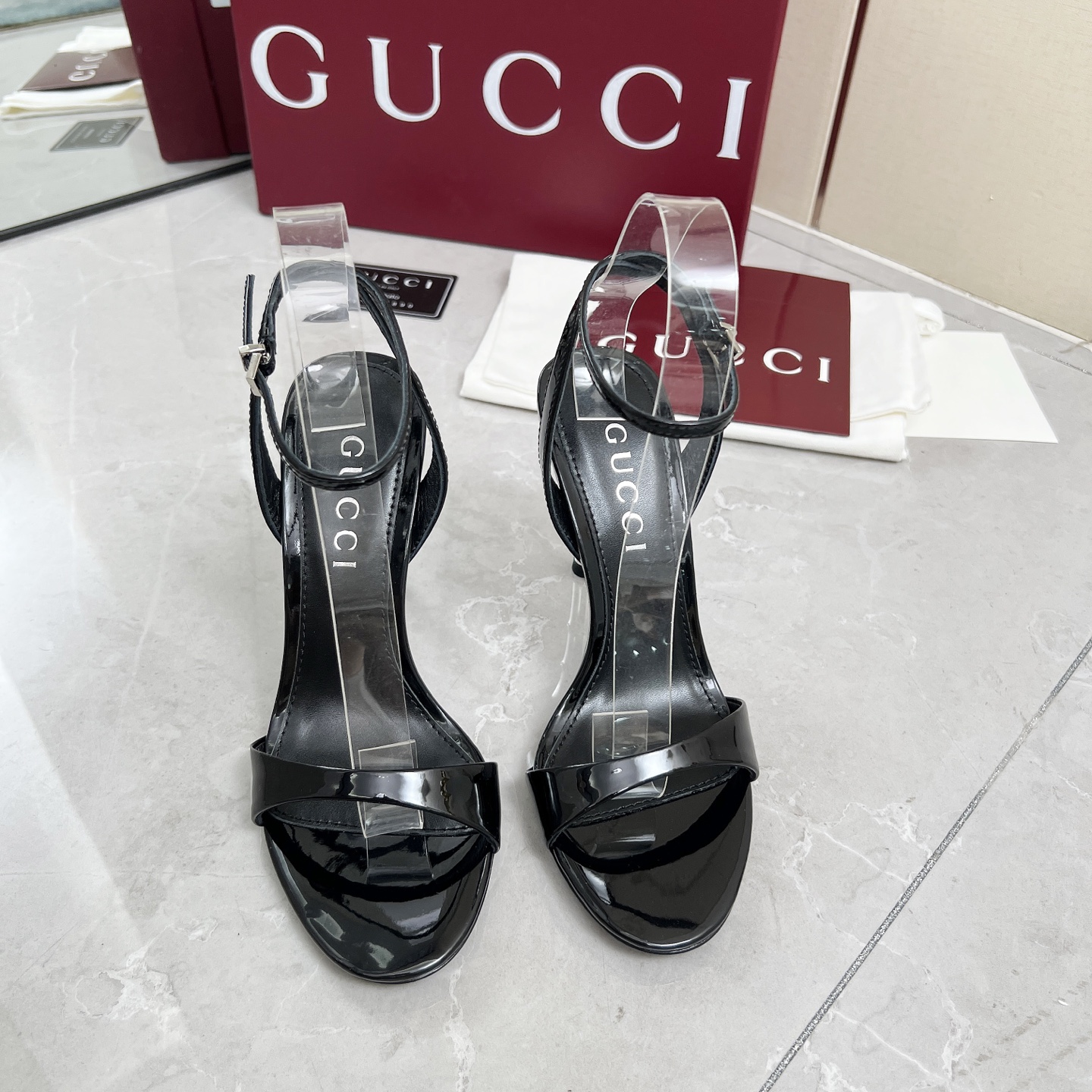 NO:261630,Gucci/Gucci High-end boutique 25ss new metal bamboo heel sandals original original quality! Every detail is carefully and carefully compared with ZG. Original custom imported patent leather fabric lining / foot pad high-end custom sheepskin lining heel height 9.5cm outsole Italian leather sole size 35-42 (41 42 custom made without return or exchange), high heel sandals, gucci, gucci, sandals, high heels, sheepskin19860909Gucci/古驰 高端精品 25ss新款 金属竹节跟凉鞋 原汁原味原单品质!每个细节皆经过精心细致 可与ZG对比 面料原版定制进口漆皮 内里／垫脚高端定制羊皮里 跟高9.5cm 大底意大利真皮底 尺码35-42（41 42定做不退换）,高跟鞋凉鞋,gucci,gucci,sandals,high heels,sheepskin,Women's Shoes