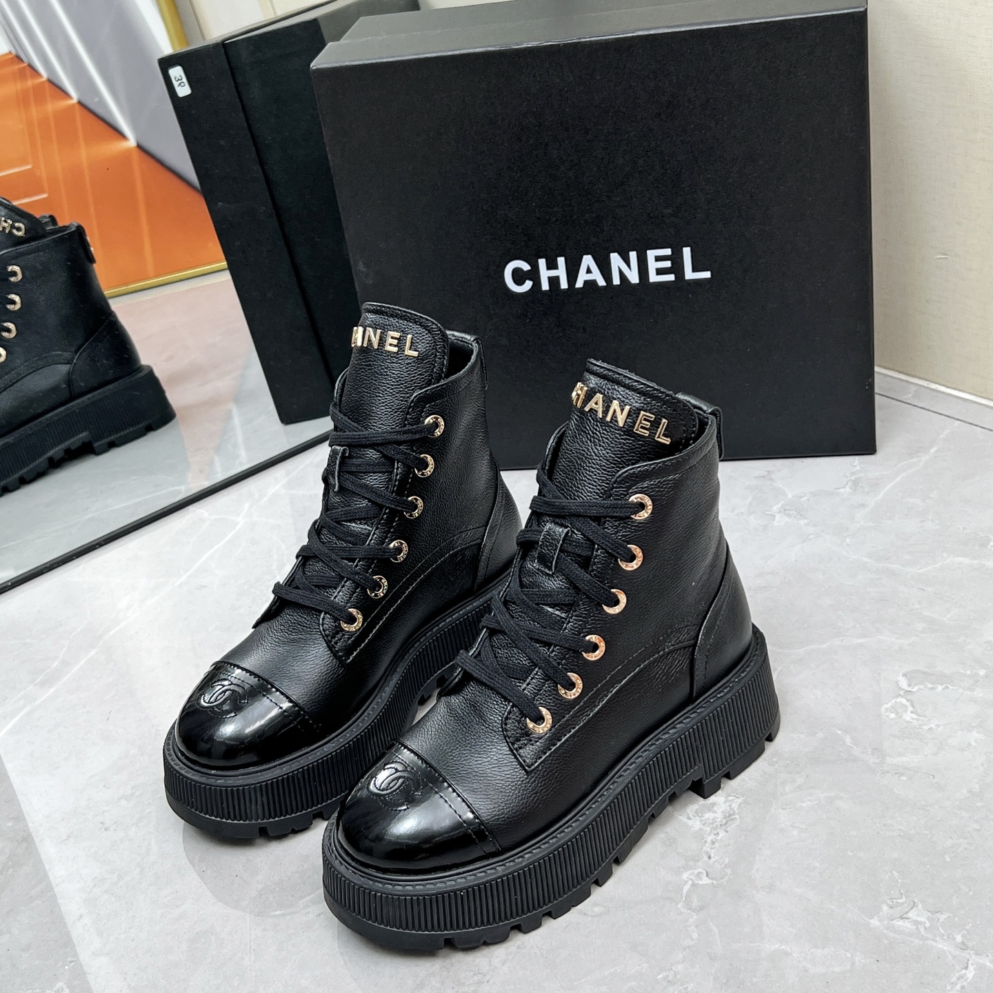 CHANEL/Chanel nuevas botas cortas Martin de suela gruesa de otoño e invierno, logotipo de letra personalizado original,…