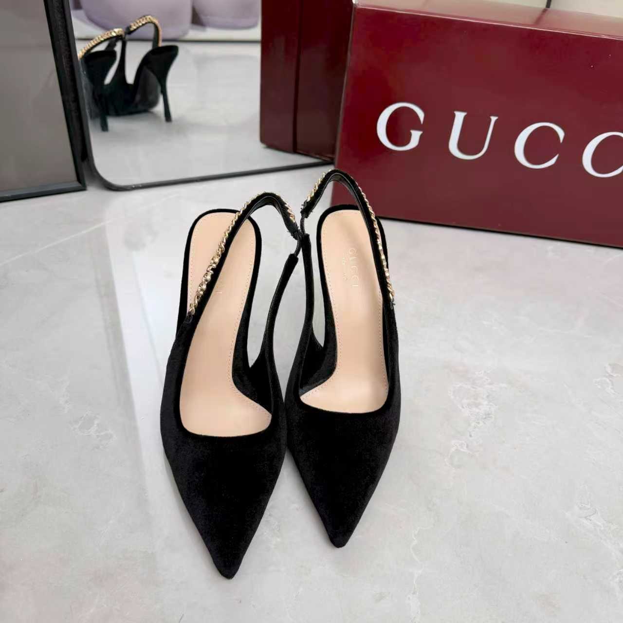 NO:789601,Gucci/Gucci 2026 early spring chain high-heeled sandals, fabric velvet, lining: sheepskin, Italian genuine leather outsole, heel height 4.5cm/10.5cm, size 35-40 (41 42 customized), sandals, gucci, gucci, sandals, sheepskin, real silk, Leather soles19860909Gucci/古驰 2026年早春后带链条高跟凉鞋 面料真丝绒 内里:羊皮 大底意大利真皮大底 跟高4.5cm/10.5cm 码数35-40（41 42订制）,凉鞋,gucci,gucci,sandals,sheepskin,real silk,Leather soles,Women's Shoes