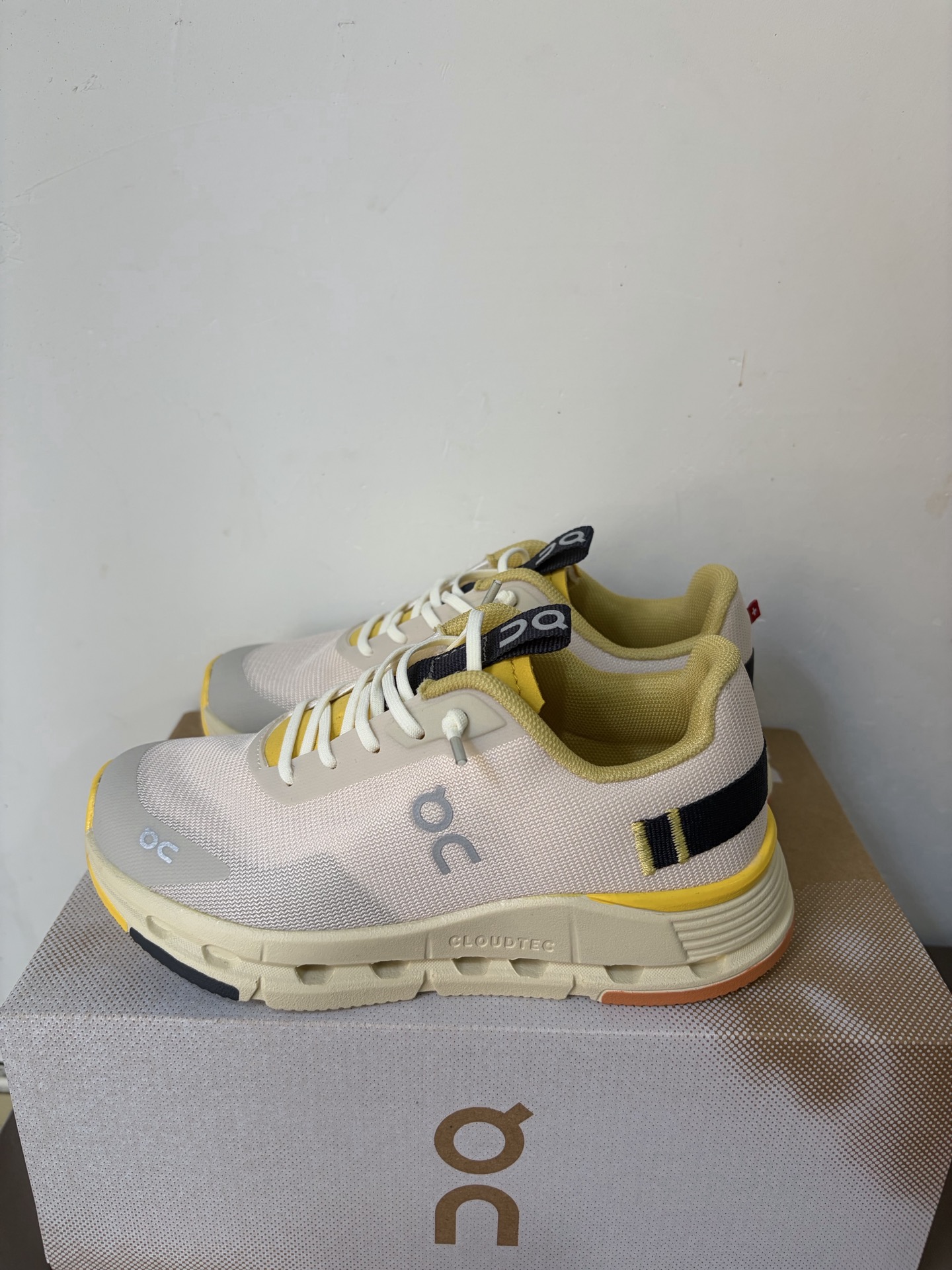 NO:617280,In stock, sizes 28-37 On, Cloudnova Form 2, simple and comfortable for children 28-37, Onpa sports shoes, sneakers,19860909现货 尺码28-37 On昂跑代Cloudnova Form 2 简约舒适儿童28--37,昂跑运动鞋,sneakers,,Children's