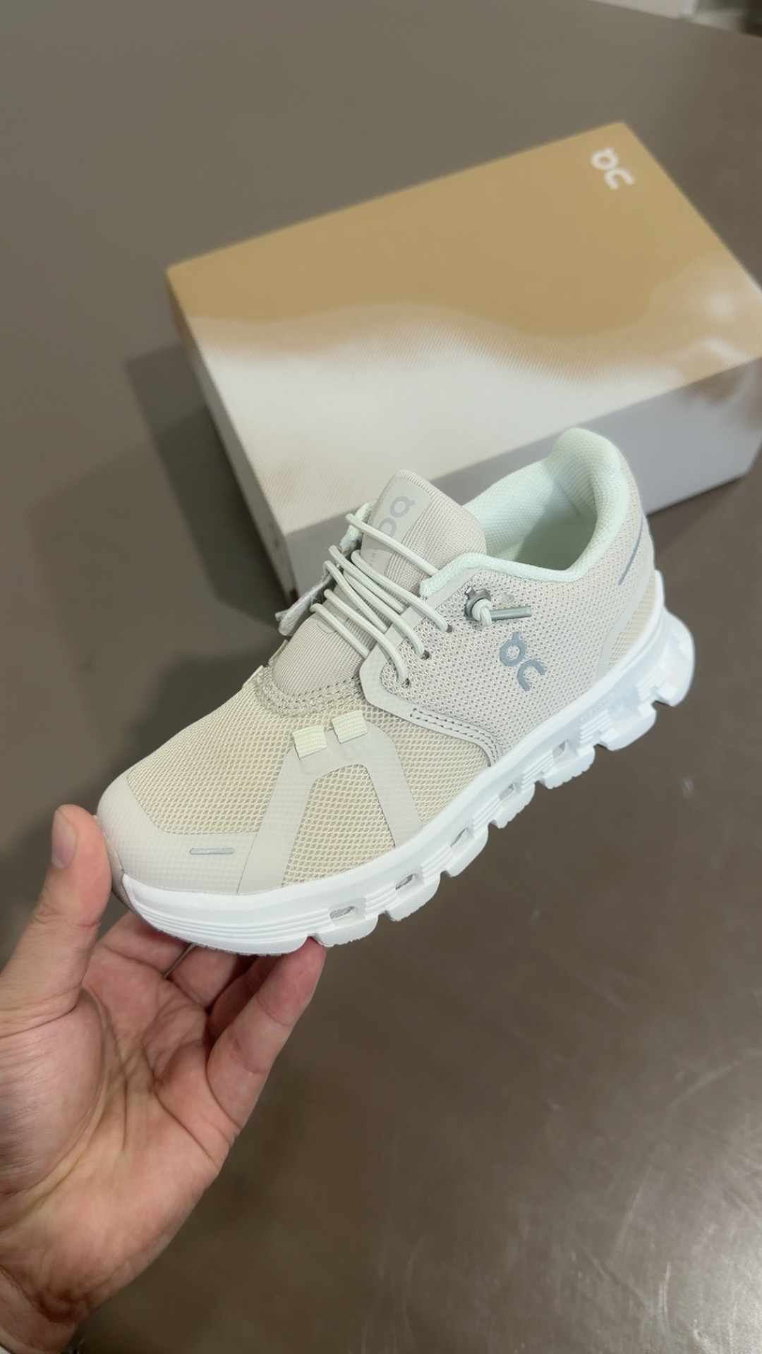 图片[6]-On昂跑 Cloud 6 儿童跑鞋 28–37\”},\”album\”：{\”myCommidityCount\”：31018,\”online\”：true,\”banner\”：\”https：//xcimg.szwego.com/img/3c4dd9ea/20241025/a1729837392418_2756.jpg-选品中心