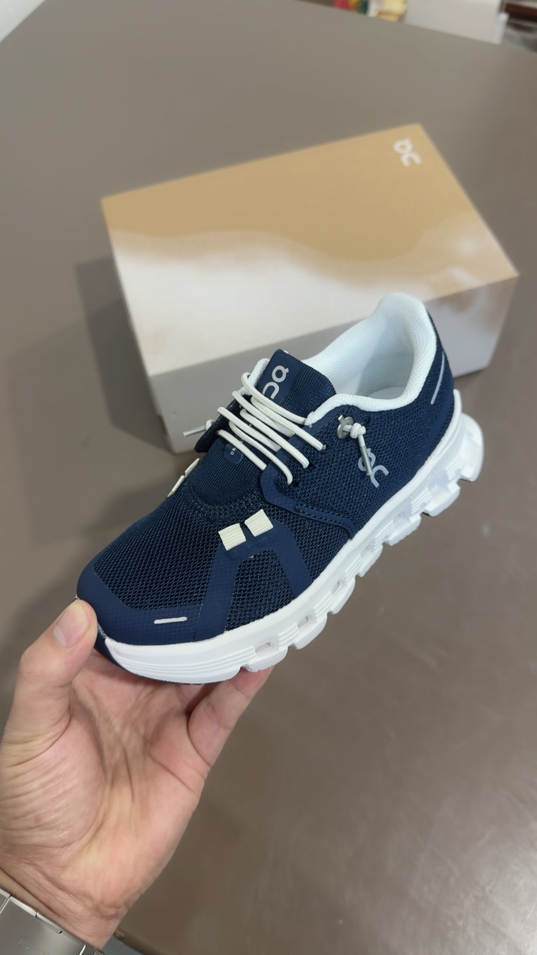 图片[5]-On昂跑 Cloud 6 儿童跑鞋 28–37\”},\”album\”：{\”myCommidityCount\”：31018,\”online\”：true,\”banner\”：\”https：//xcimg.szwego.com/img/3c4dd9ea/20241025/a1729837392418_2756.jpg-选品中心