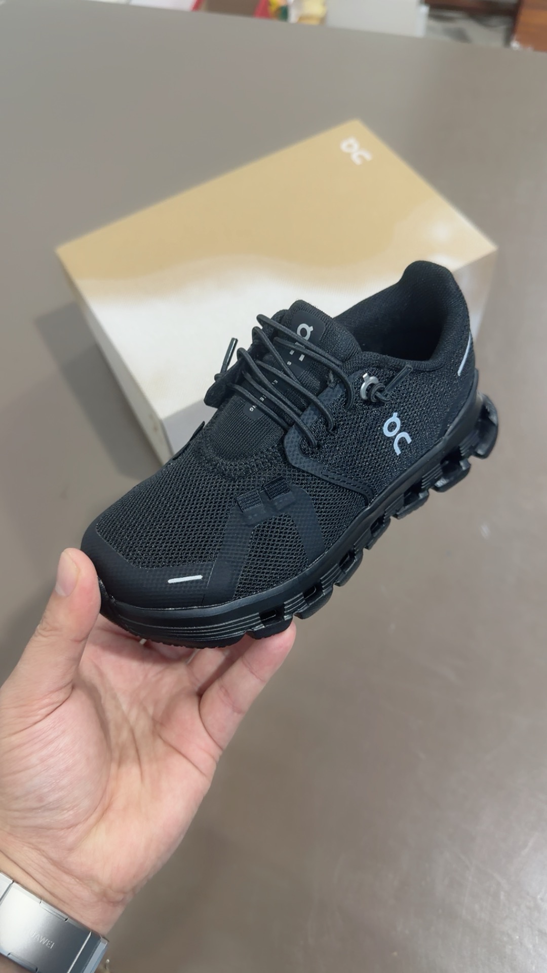 图片[9]-On昂跑 Cloud 6 儿童跑鞋 28–37\”},\”album\”：{\”myCommidityCount\”：31018,\”online\”：true,\”banner\”：\”https：//xcimg.szwego.com/img/3c4dd9ea/20241025/a1729837392418_2756.jpg-选品中心