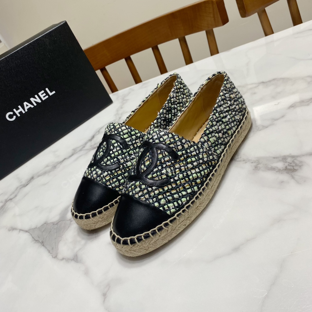 NO:261302,Top version, color-blocked woolen. Fisherman's shoes, original 1:1 reproduction, workmanship/material/detail processing technology are all top-notch. The upper is original imported woolen fabric sheepskin, the inner pad is water-dyed sheepskin, the original injection molding integrated sole (beef tendon bottom sheet) Size35-40 (34/41/42 size custom made, no return and exchange) Full set of packaging, fisherman's shoes, espadrilles, sheepskin19860909顶级版,  拼色毛呢.渔夫鞋,原版1:1复刻,做工/材质/细节处理工艺均顶级打造 鞋面为原版进口毛呢布料羊皮,里垫为水染羊皮,原版注塑一体成型底（牛筋底片） Size35-40码（34/41/42码订做,不退换） 全套包装,渔夫鞋,espadrilles,sheepskin,Women's Shoes