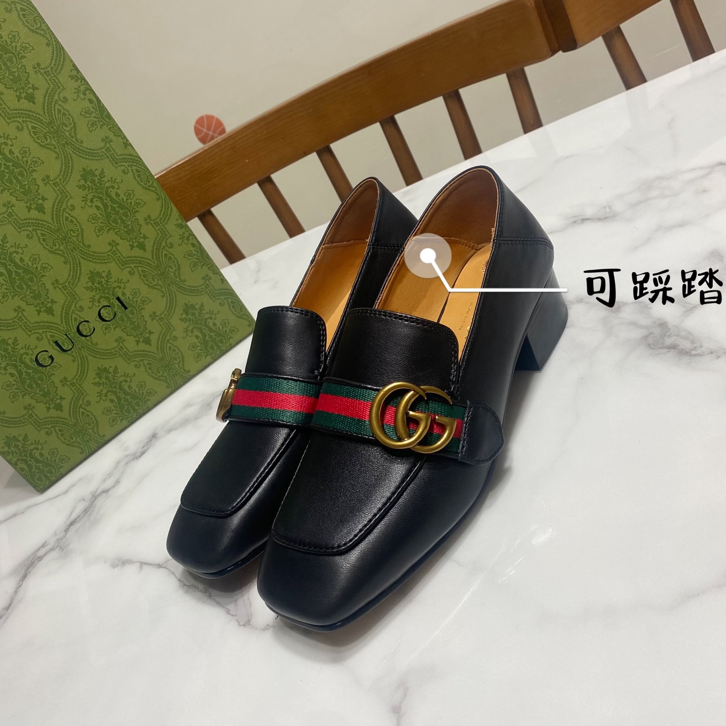 NO:401845,Beadless Gucci classic square toe pearl heel shoes, lazy shoes that can be worn on both sides, simple and versatile and comfortable, super beautiful on the feet. The upper is grained cowhide, the inner cushion is water-dyed cowhide, original molded hardware GG buckle, genuine leather sole Heel height 3.5CM Size 35-39 (34.40.41 size can be customized), loafers, gucci, loafers, cowhide, Leather soles19860909无珠款 Gucci 古奇 经典·方头·珍珠跟单鞋,可两穿的懒人鞋,简约百搭舒适,上脚超级美 鞋面为粒面牛皮,里垫为水染牛皮,原版开模五金GG扣,真皮大底 跟高3.5CM Size35—39码（34.40.41码可定做）,乐福鞋,gucci,loafers,cowhide,Leather soles,Women's Shoes