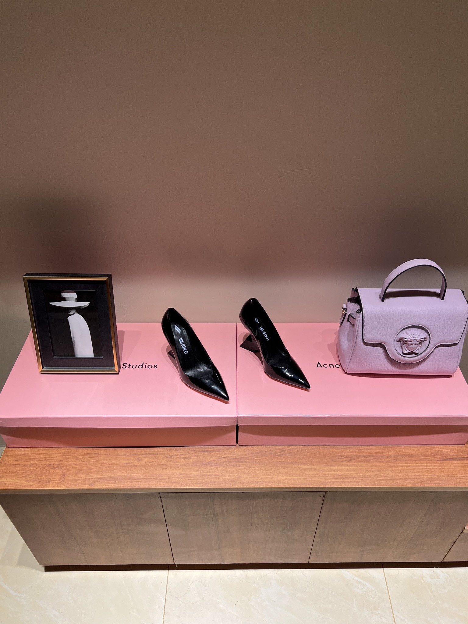 Luxurious Italian Brand The Attico: Retro-Inspired Fashion with Impressive Designs - 图片 2