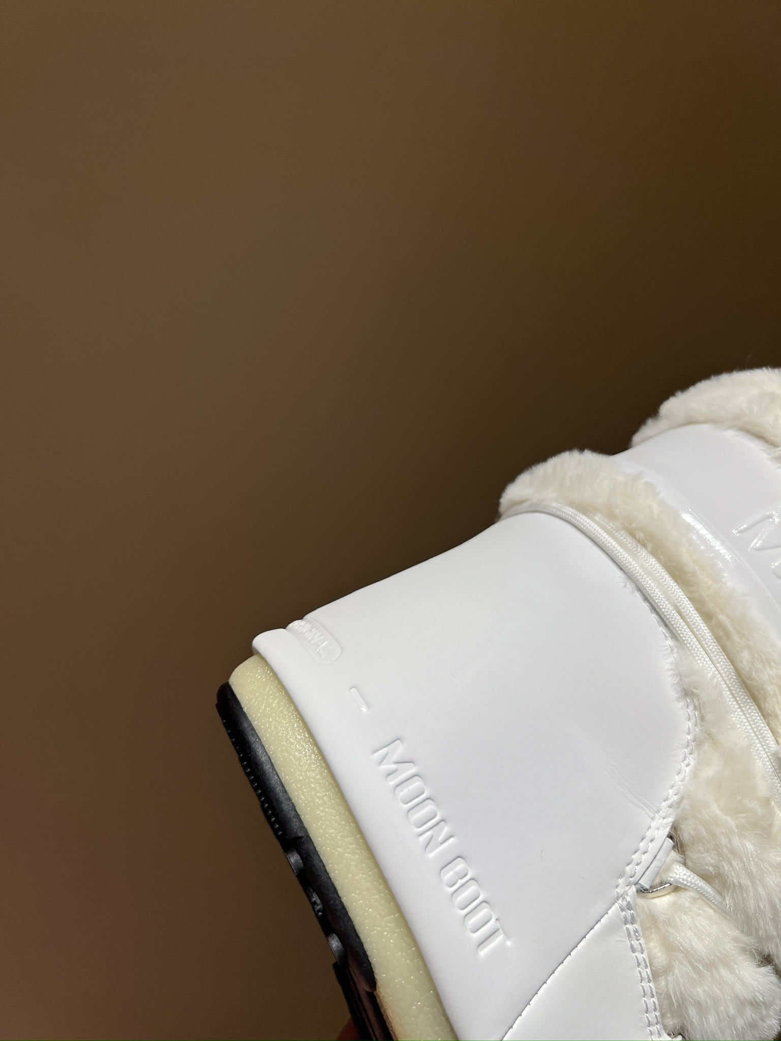 Fashion Revival: Moon Boots Making a Comeback in 2021 - 图片 8