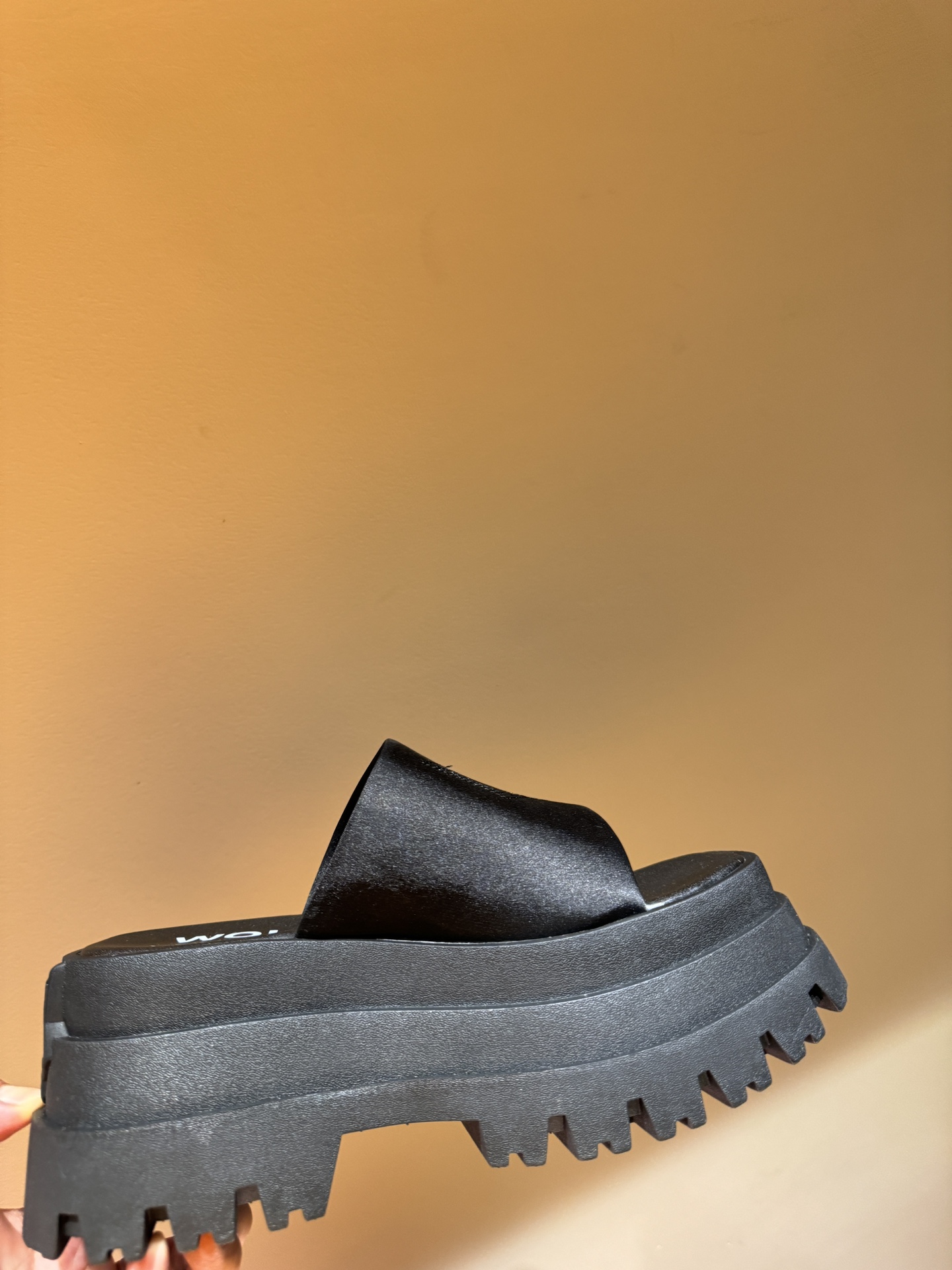 NAKEED WOLFE Luxury Shoes: Metallic Wolf Head Design, Original and Inclusive, Spring/Summer Collection. - 图片 5