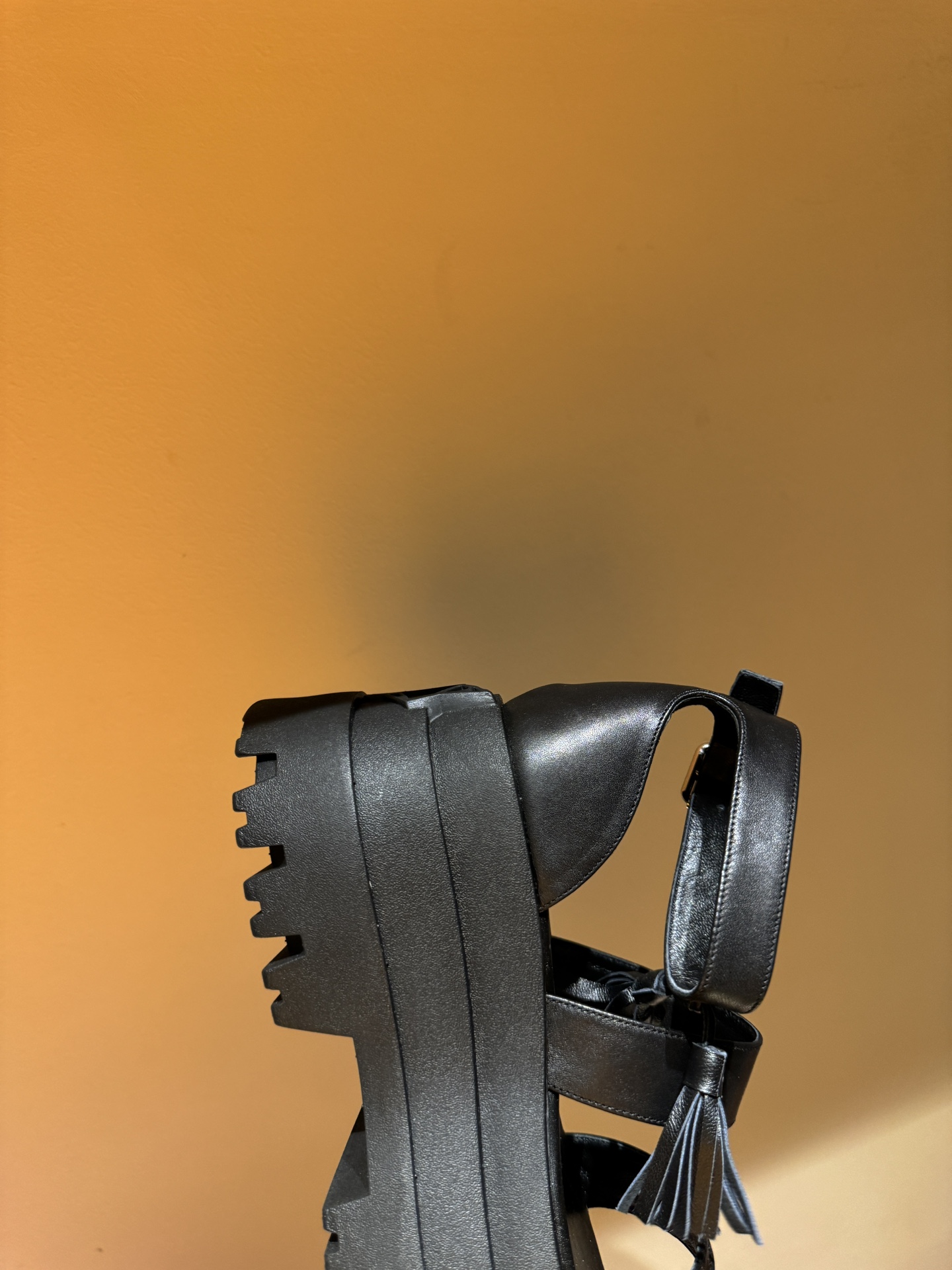 NAKEED WOLFENED WOWER: Luxury Roman Style Shoes, Metallic Wolf Head, Original Design - 图片 6