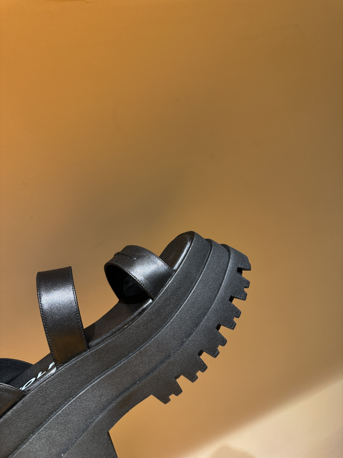 NAKEED WOLFENED WOWER: Luxury Roman Style Shoes, Metallic Wolf Head, Original Design - 图片 5