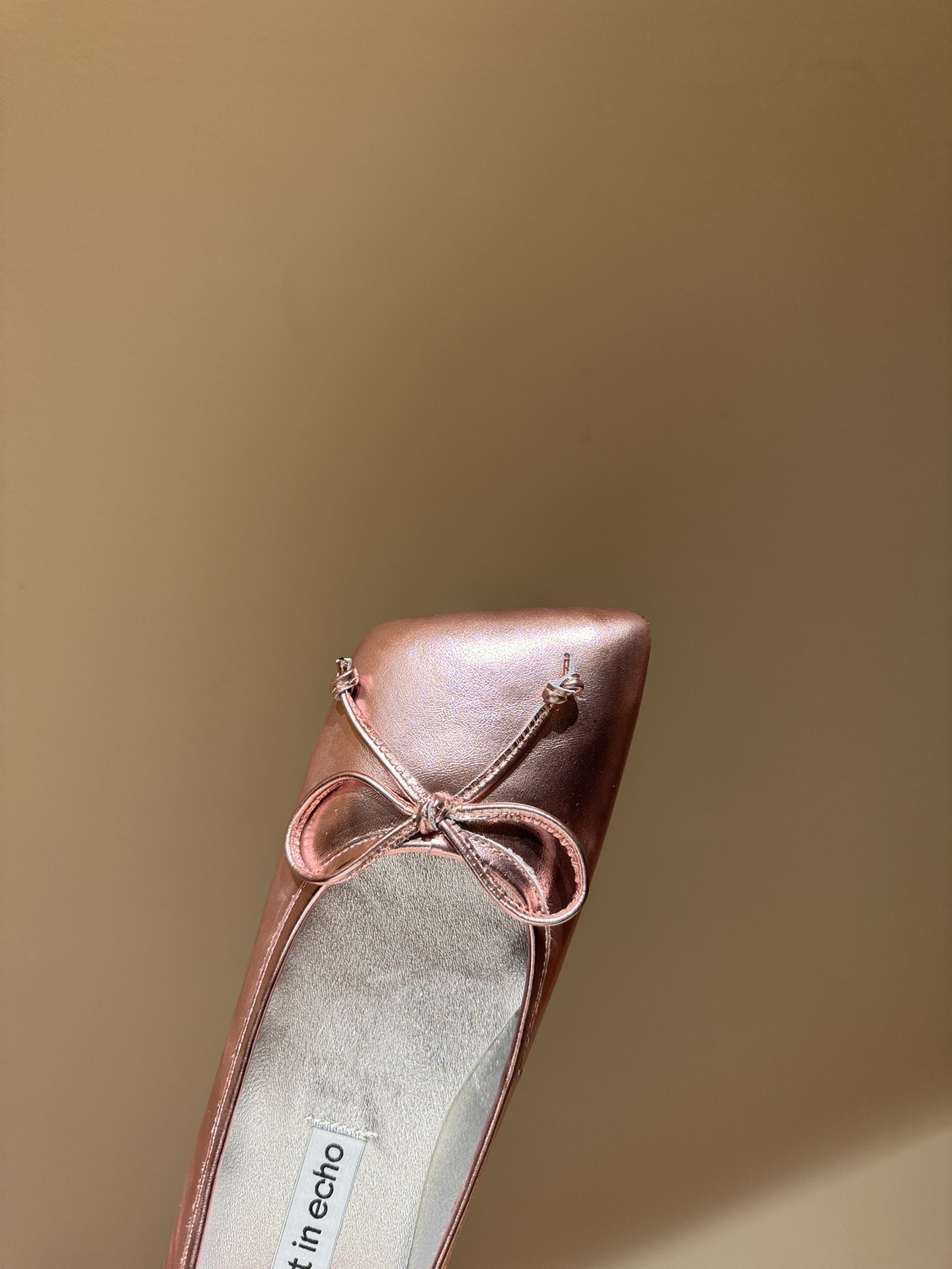 “Top Edition: Ballet Shoes with Sheep Hides and Glits, 2024 Summer Collection” - 图片 4