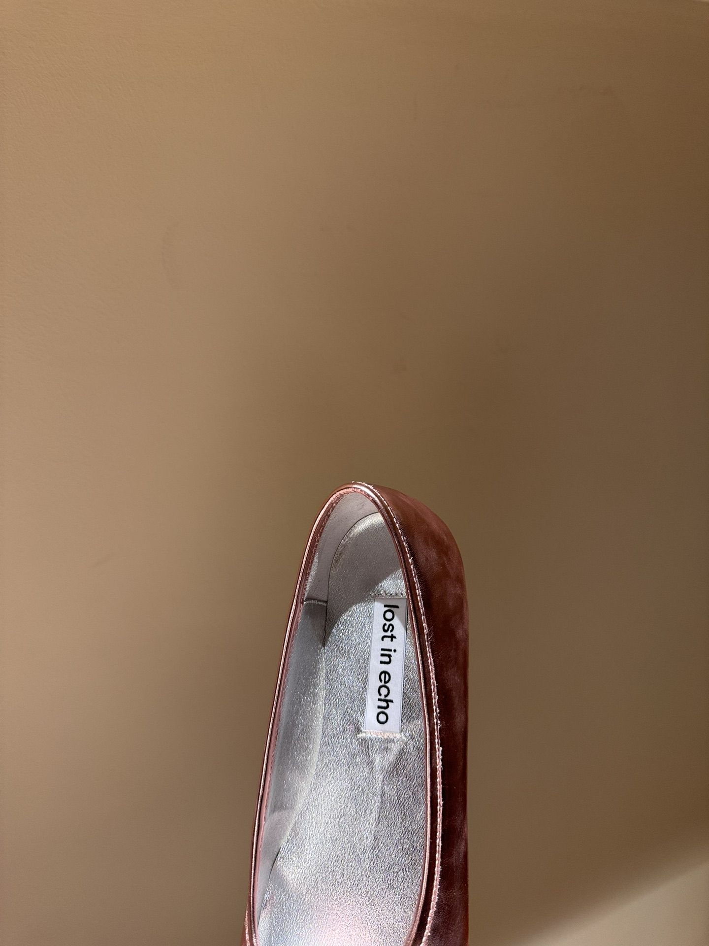 “Top Edition: Ballet Shoes with Sheep Hides and Glits, 2024 Summer Collection” - 图片 5