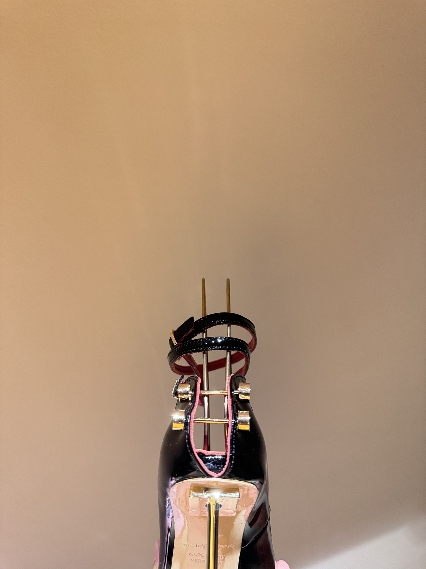 “2024 New HARDOT Mini-Metallic Heels with Crystal Coating and Real Skin Bottom” - 图片 6