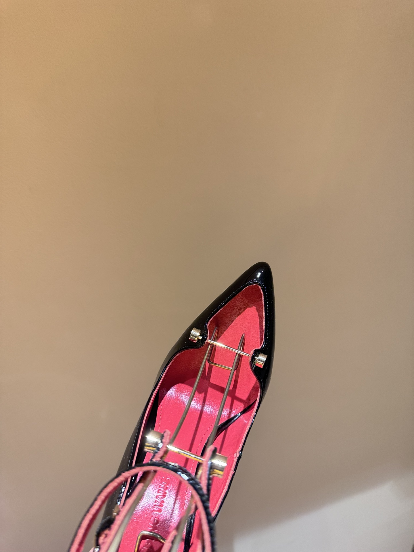 “2024 New HARDOT Mini-Metallic Heels with Crystal Coating and Real Skin Bottom” - 图片 4