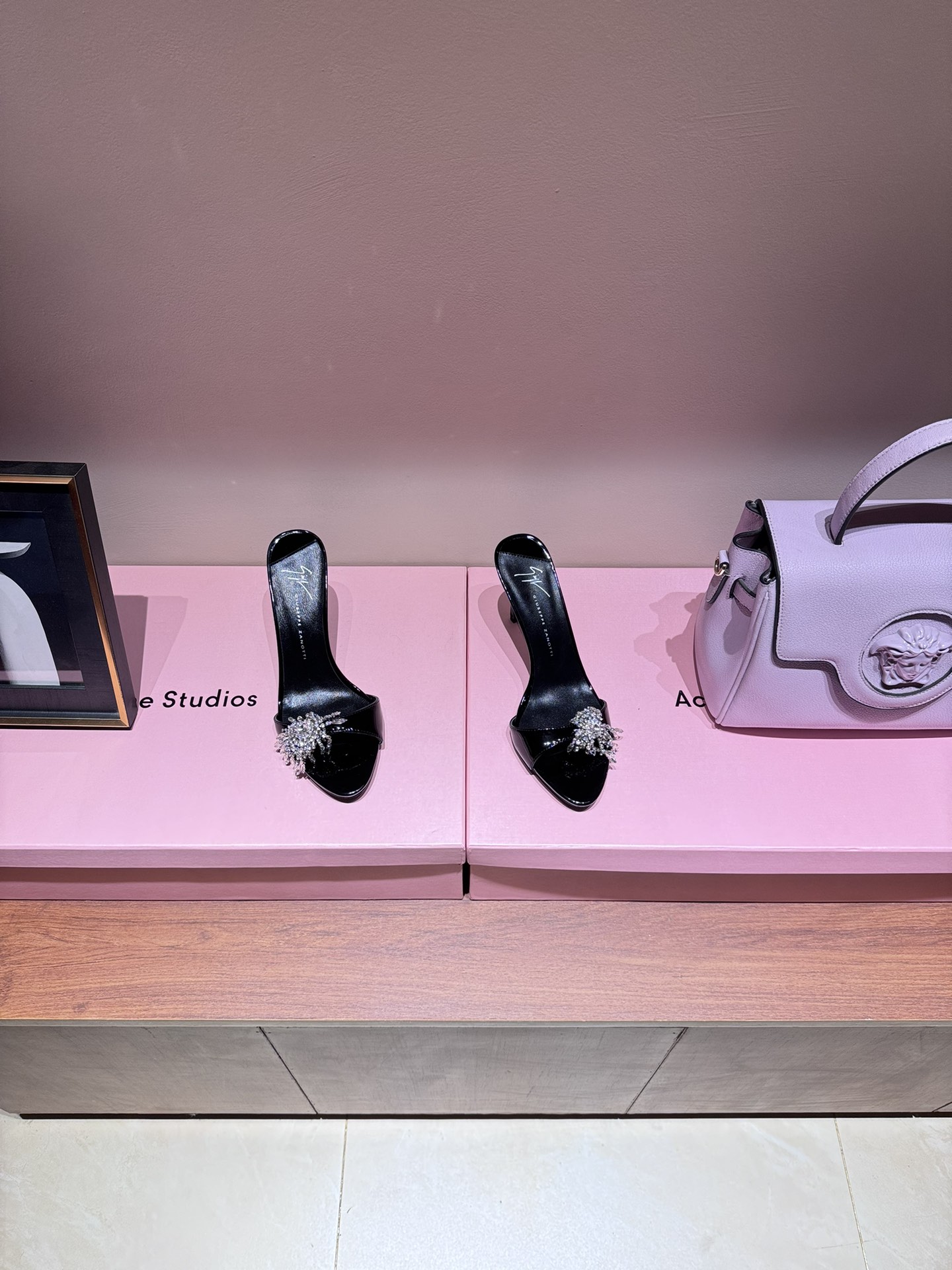 Giuseppe Zanotti SS2024 Summer Collection: Diamond Single Shoes/Trackers Series - 图片 2