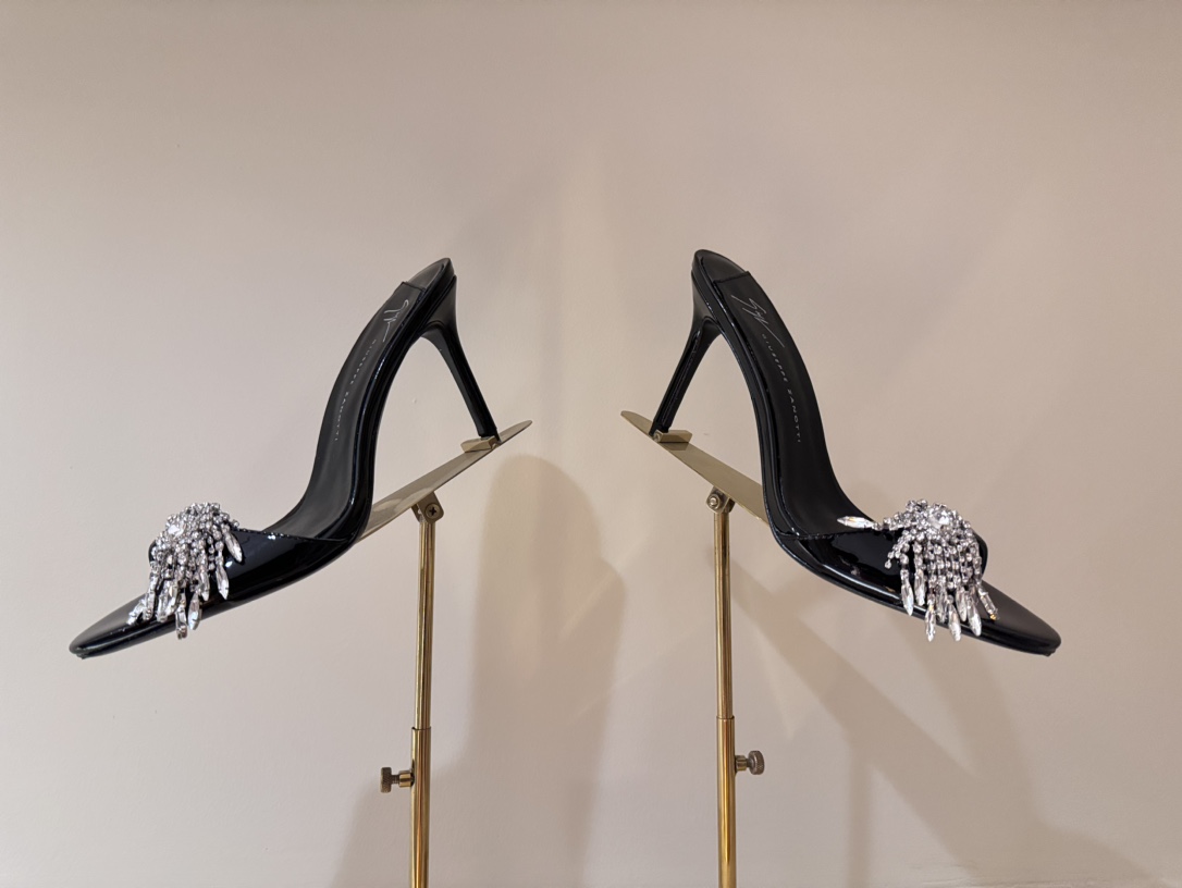 Giuseppe Zanotti SS2024 Summer Collection: Diamond Single Shoes/Trackers Series - 图片 9