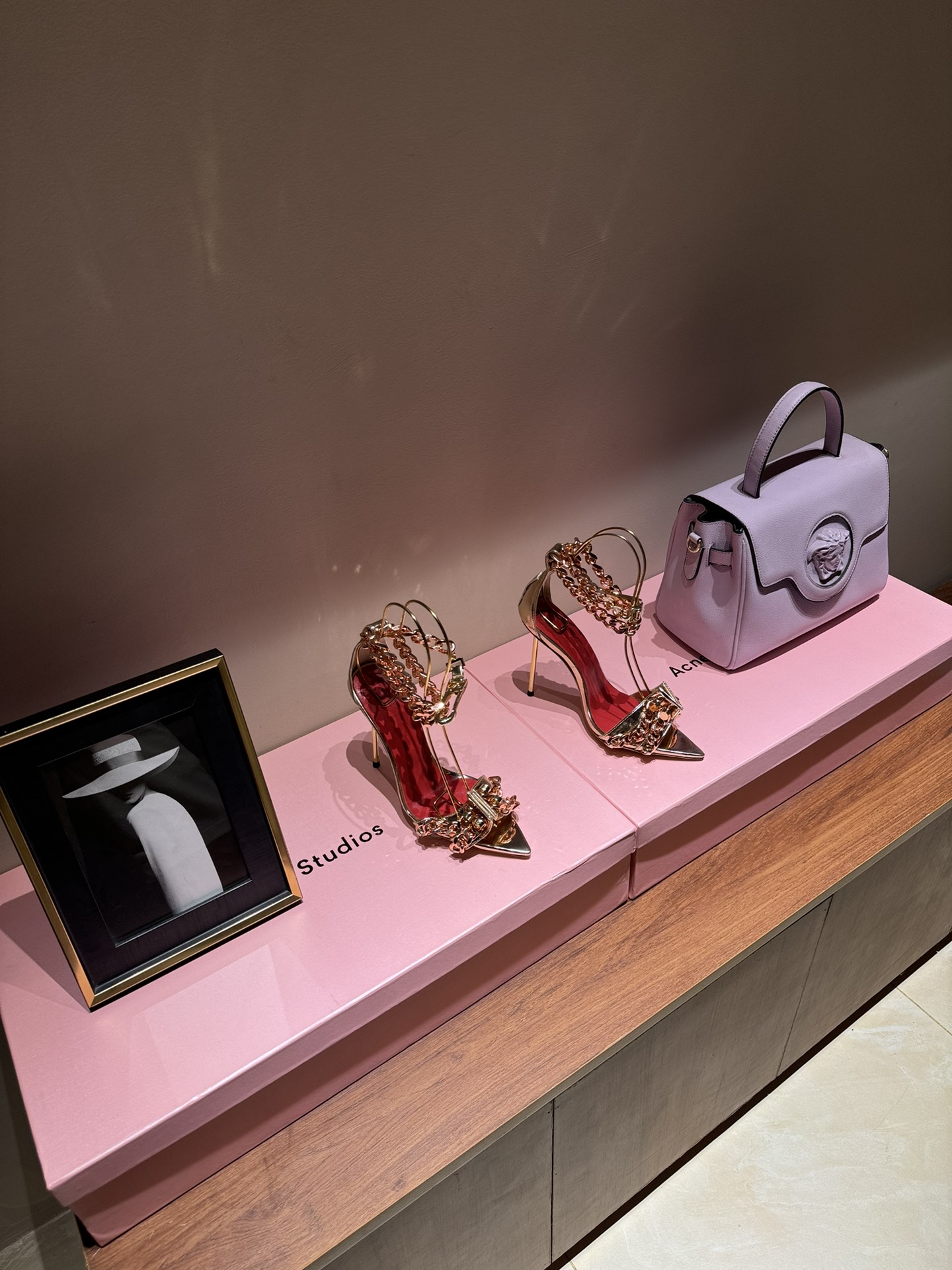 Stylish 777 High Heels with Crystal Coating and Metallic Finish – 2024 Collection - 图片 1
