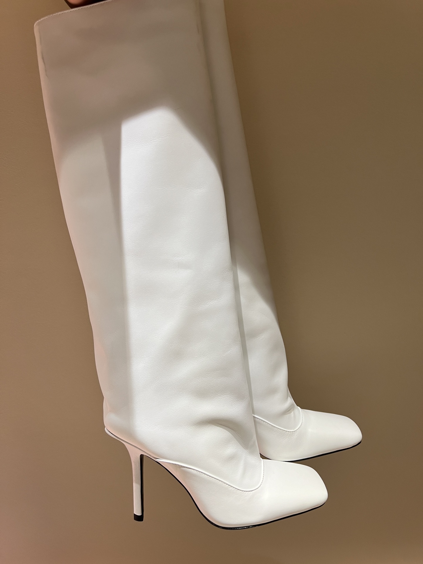 Luxurious Attico 2024 Autumn Boots: Italian Fashion Sisters’ Perfect Display of Style - 图片 8