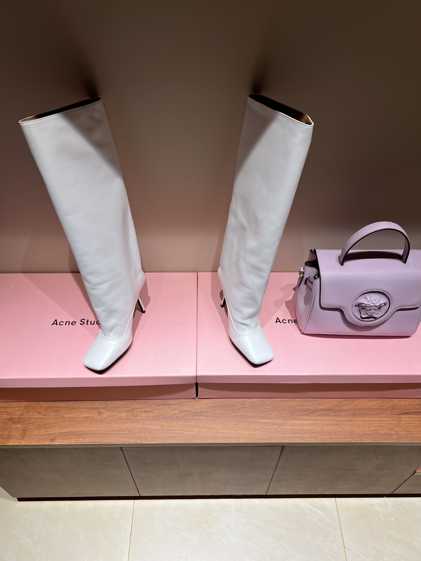 Luxurious Attico 2024 Autumn Boots: Italian Fashion Sisters’ Perfect Display of Style - 图片 2