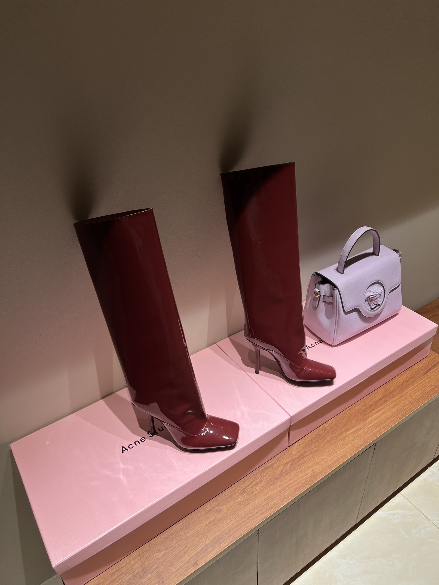 Luxurious Italian Attico 2024 Autumn Boots: Perfect Blend of Fashion and Luxury - 图片 3