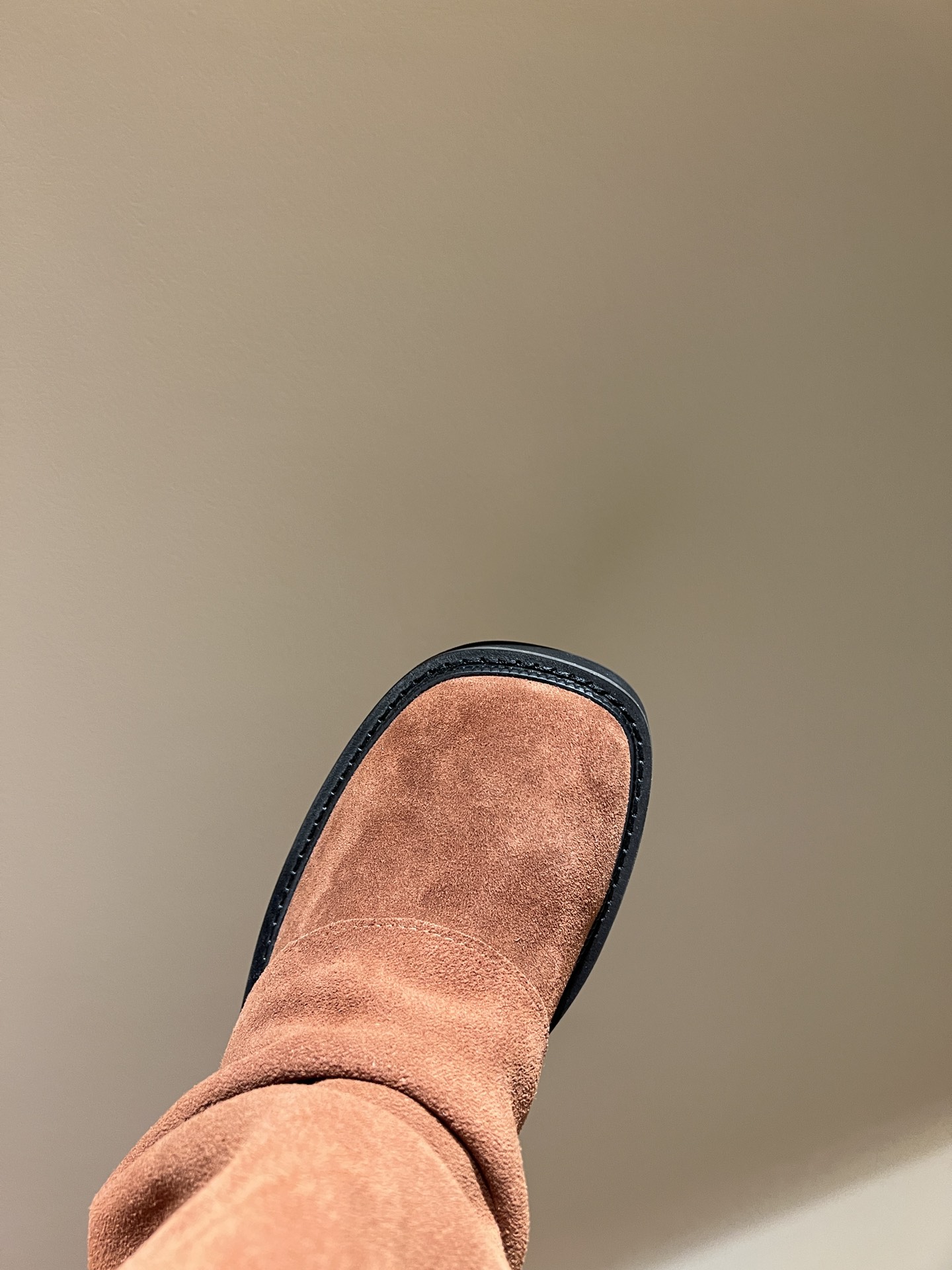 Luxurious Attico 2024 Fall Winter Boots: Italian Fashion Sisters’ Perfect Display - 图片 4
