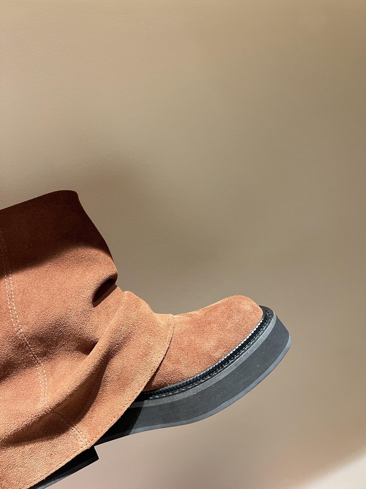 Luxurious Attico 2024 Fall Winter Boots: Italian Fashion Sisters’ Perfect Display - 图片 9