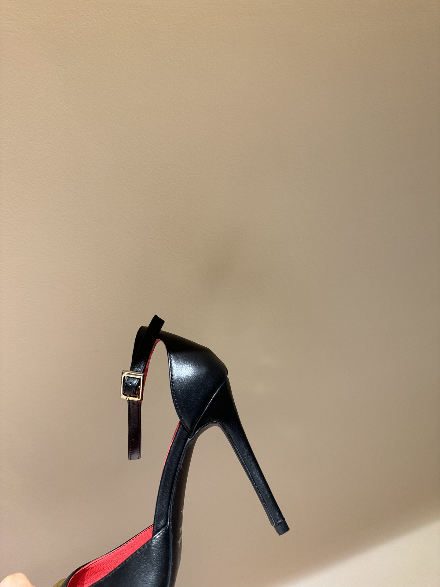 Schiaparelli FW24 Show: Golden Toe Heels in Real Gold and Silver - 图片 6
